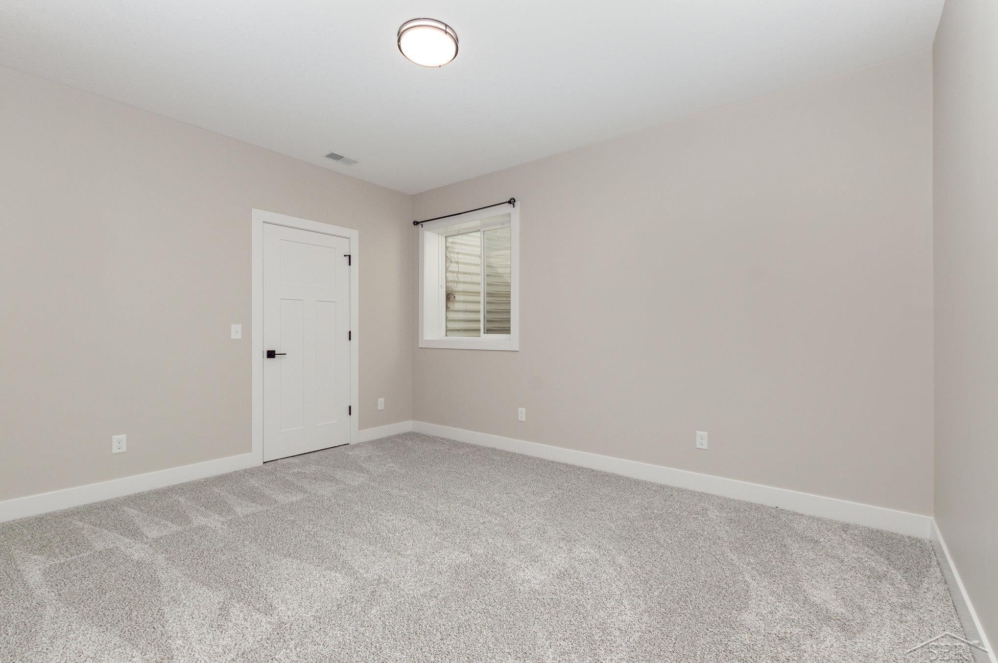 10450 Laurel Woods Place, Freeland, MI 48623 — Photo 22