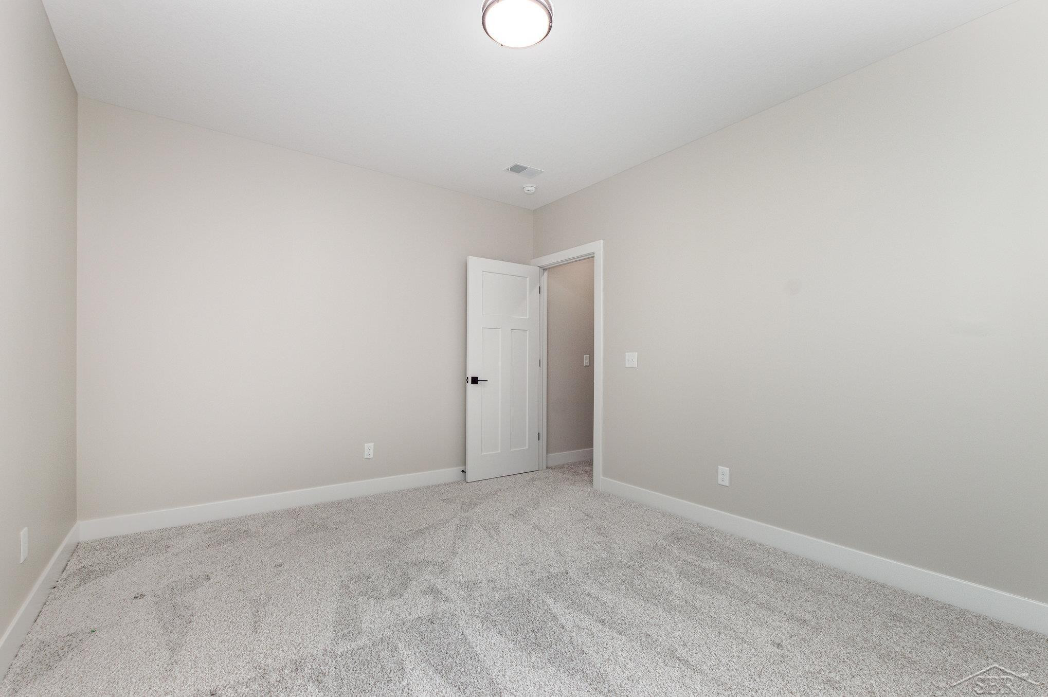 10450 Laurel Woods Place, Freeland, MI 48623 — Photo 23