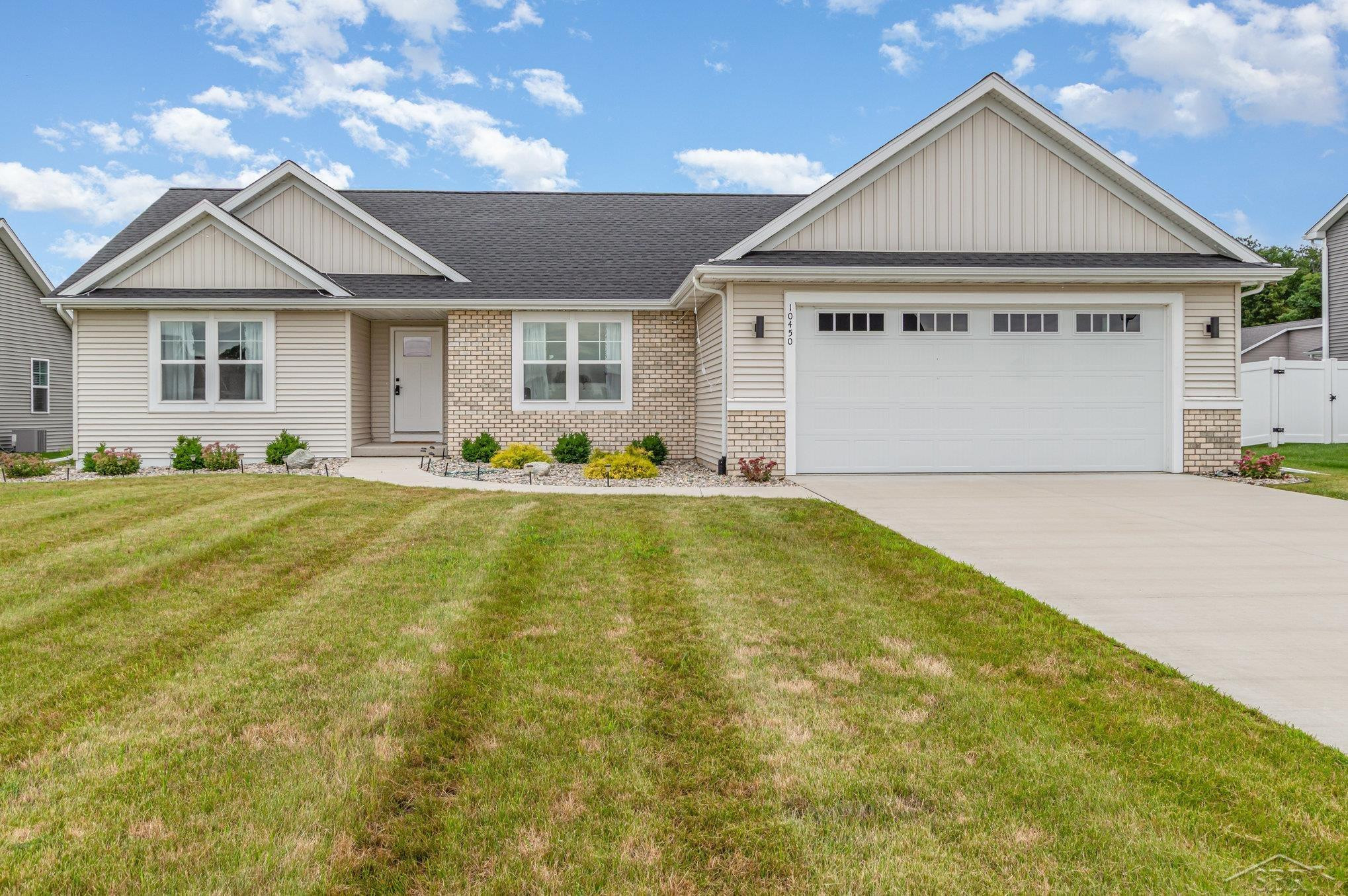 10450 Laurel Woods Place, Freeland, MI 48623 — Photo 31