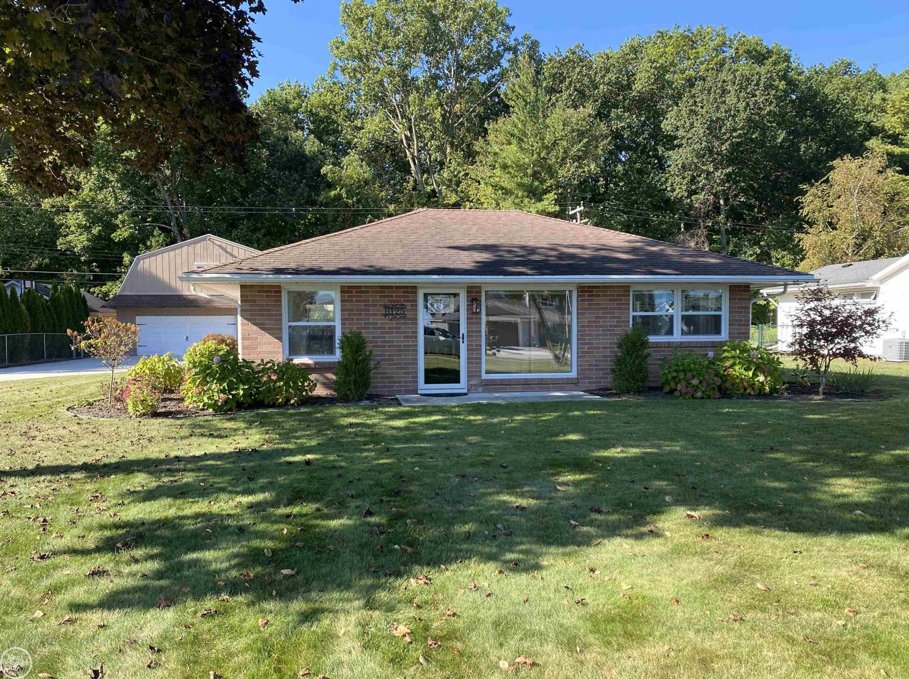 6125 Wildrose Lane, MI 48059 — Photo 2