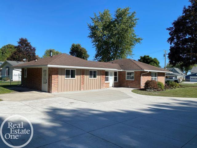 6125 Wildrose Lane, MI 48059 — Photo 4