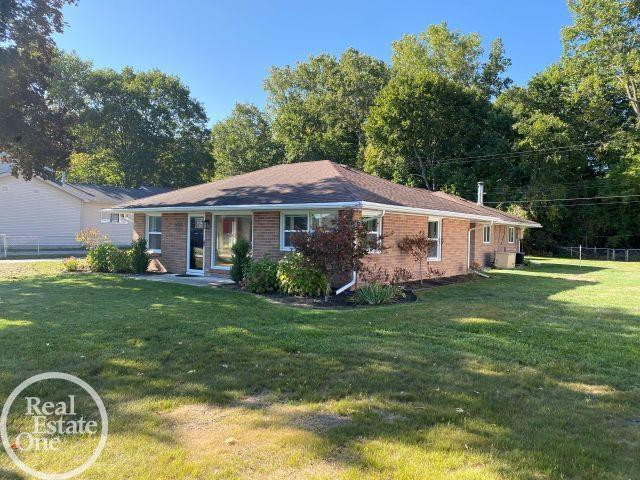 6125 Wildrose Lane, MI 48059 — Photo 5