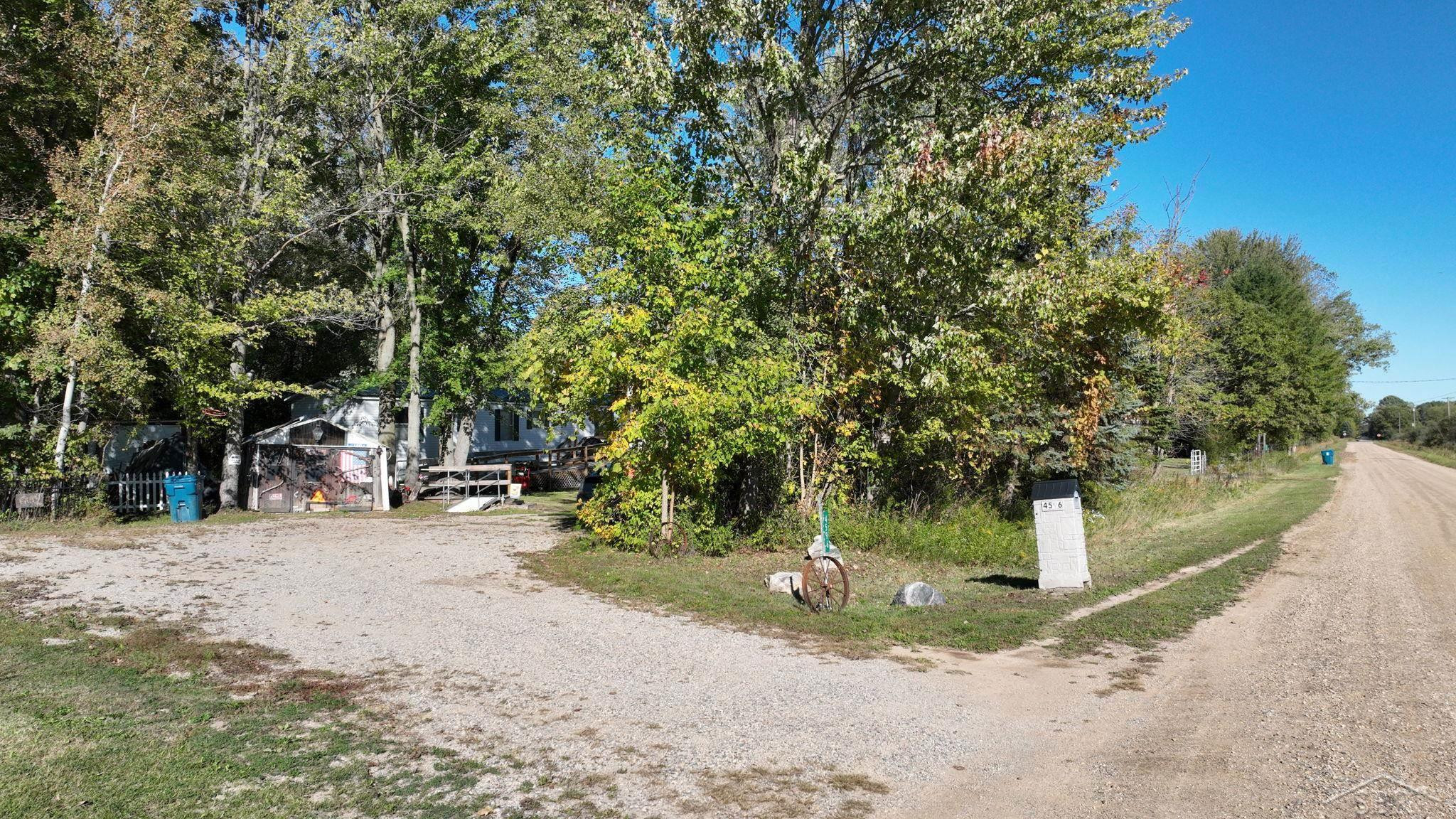4596 W Gordonville Road, Shepherd, MI 48883 — Photo 2