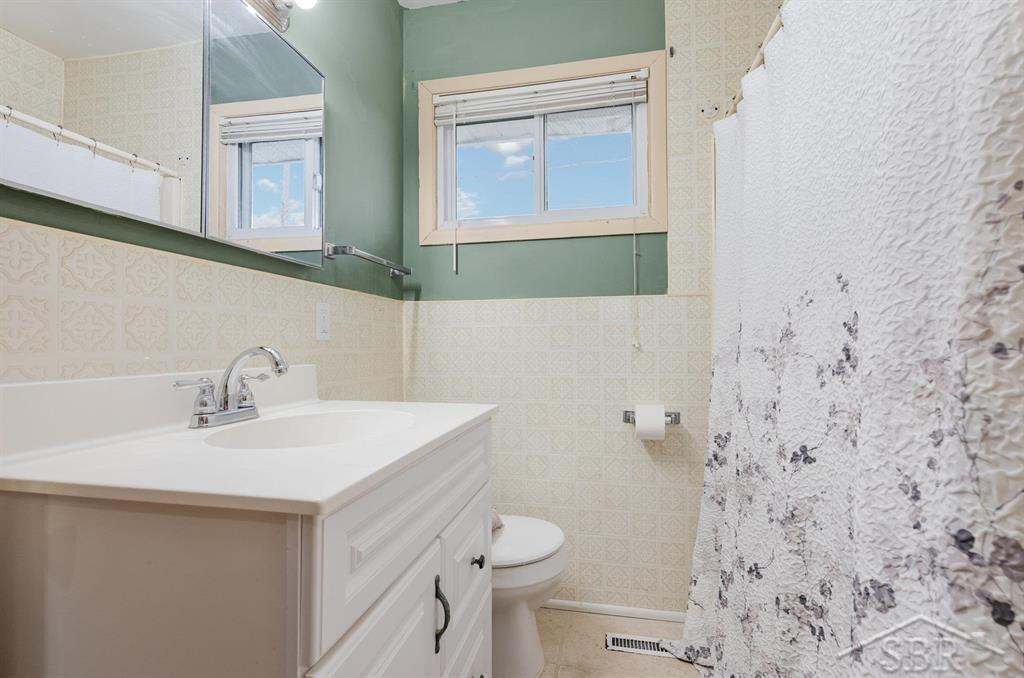 1956 Belmont Drive, Mount Pleasant, MI 48858 — Photo 11