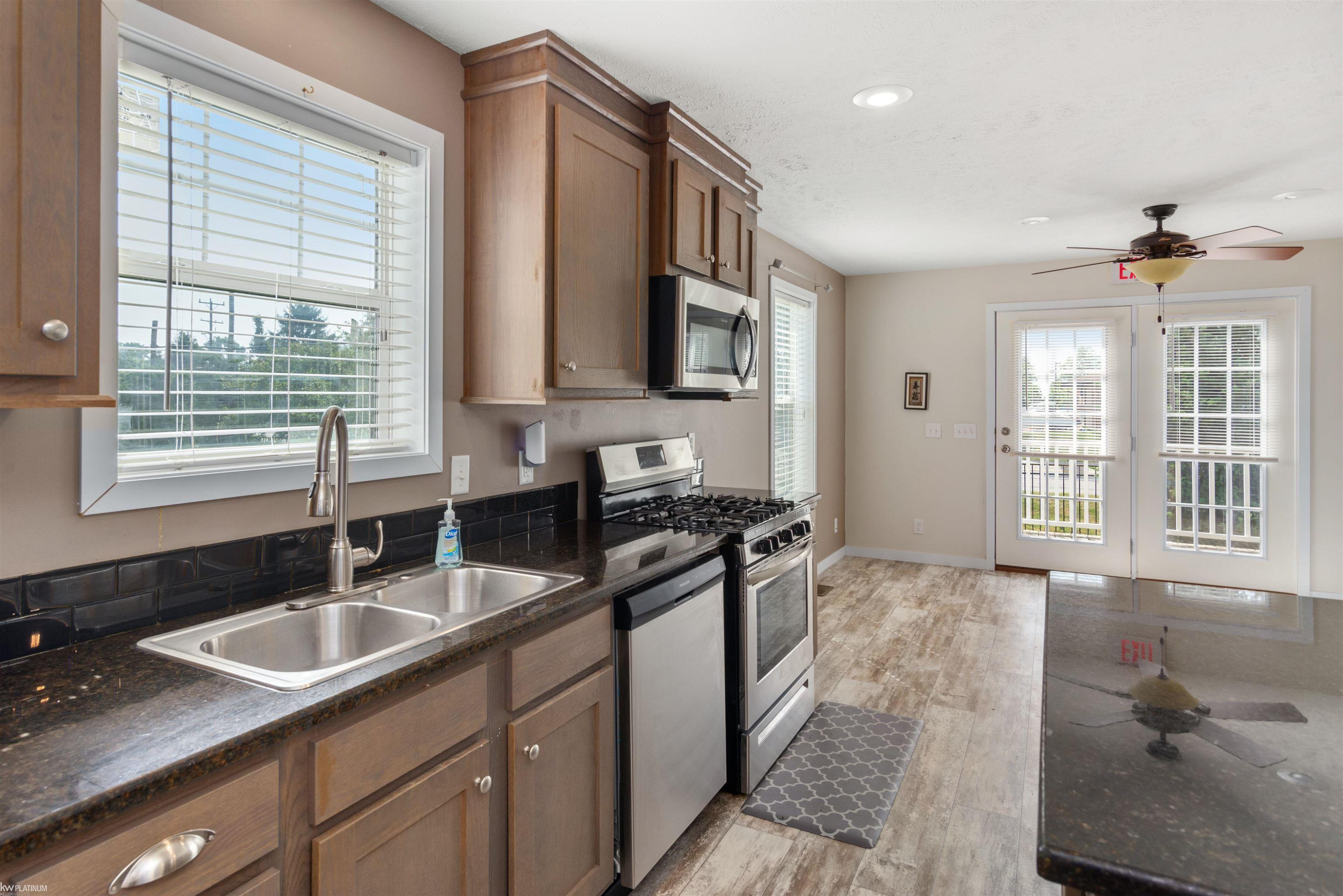 10364 Bonaparte Court, MI — Photo 7