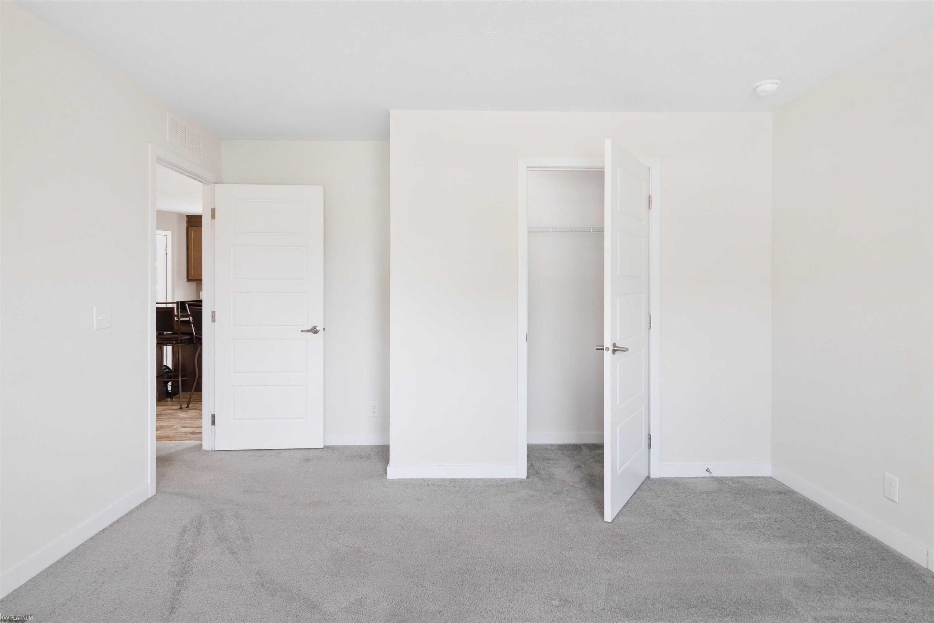 10364 Bonaparte Court, MI — Photo 17
