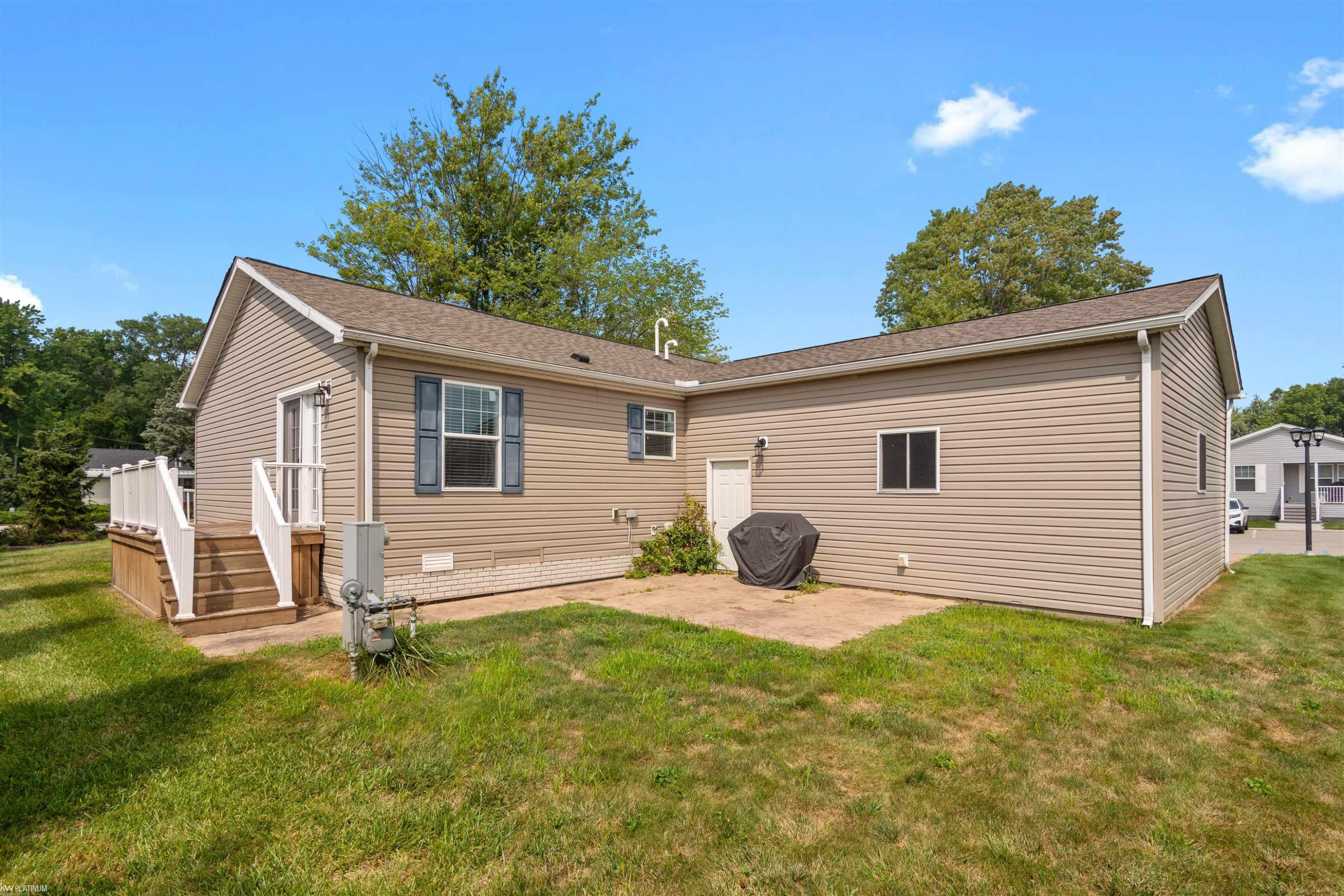 10364 Bonaparte Court, MI — Photo 22