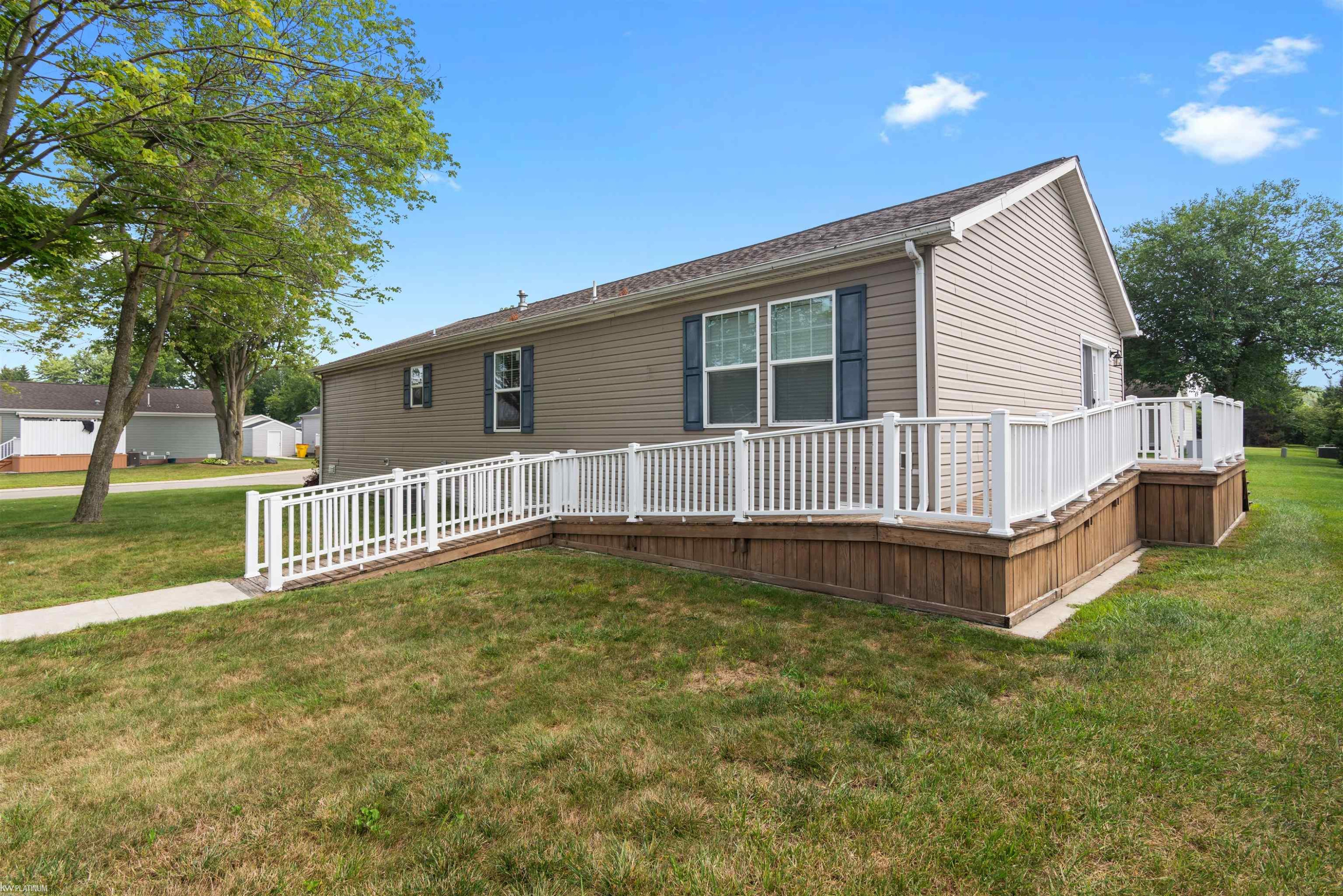 10364 Bonaparte Court, MI — Photo 24