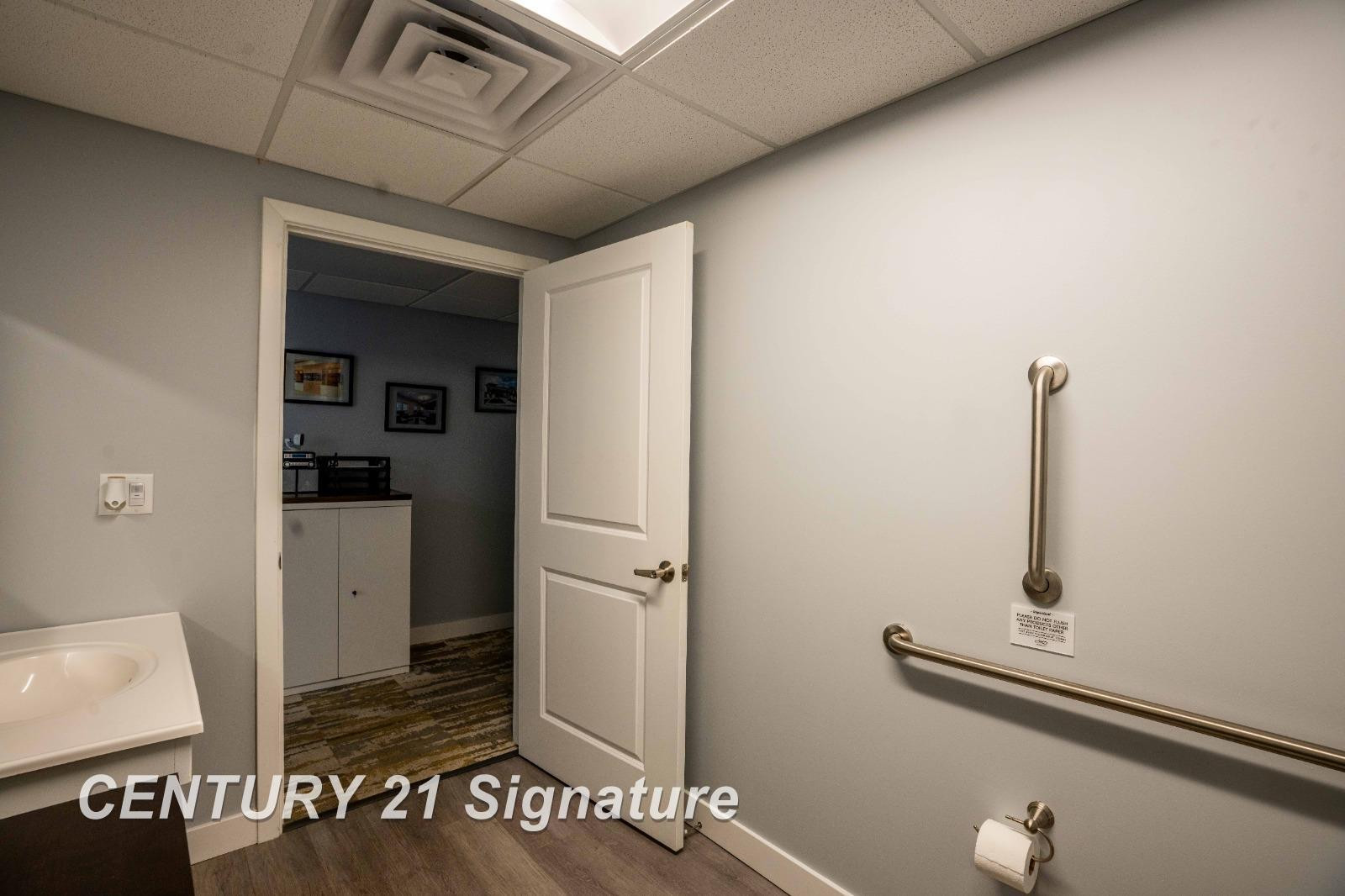 3061 Christy Way, Saginaw, MI 48604 — Photo 10