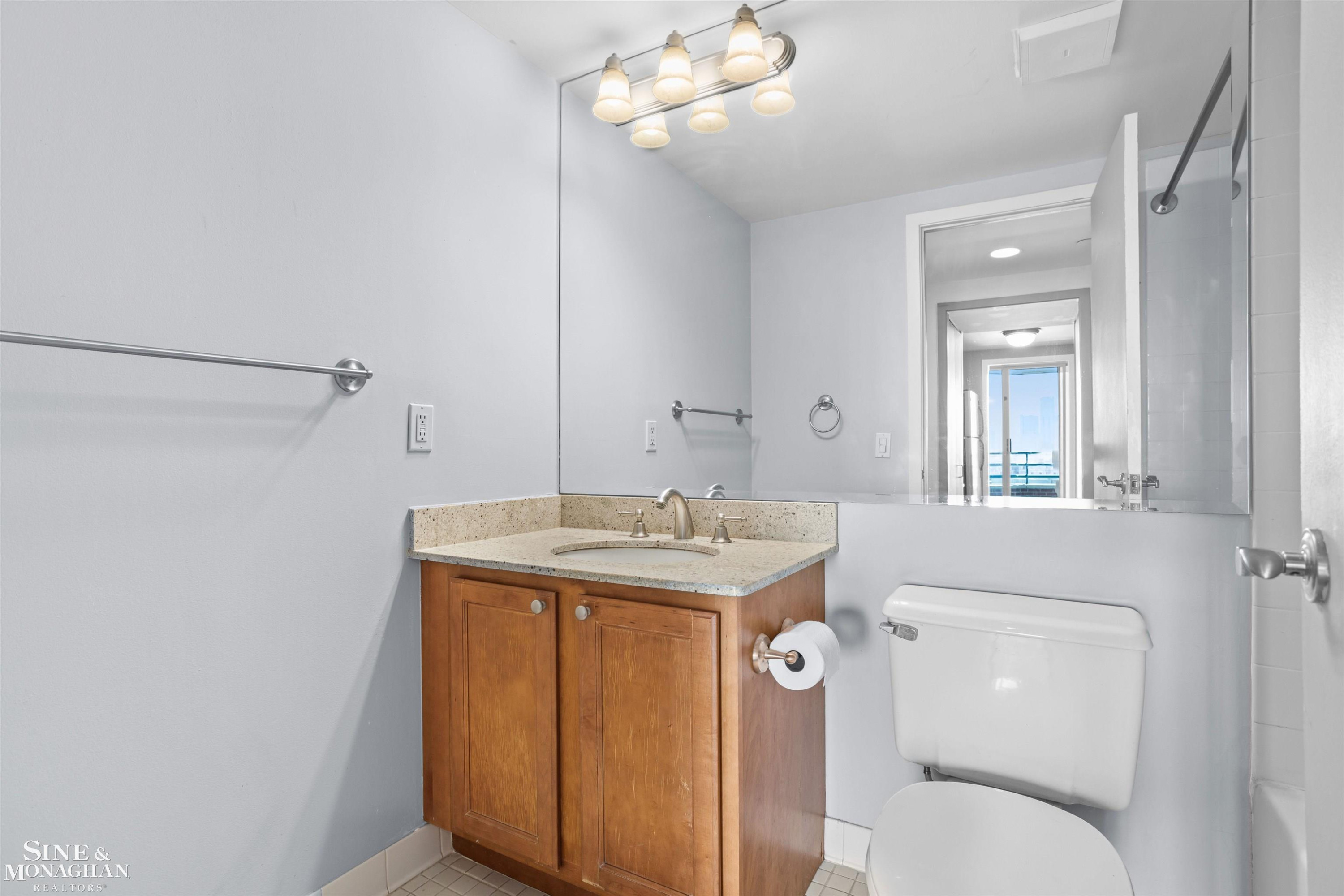 3320 Spinnaker 11D Lane, 11D, Detroit, MI 48207 — Photo 16