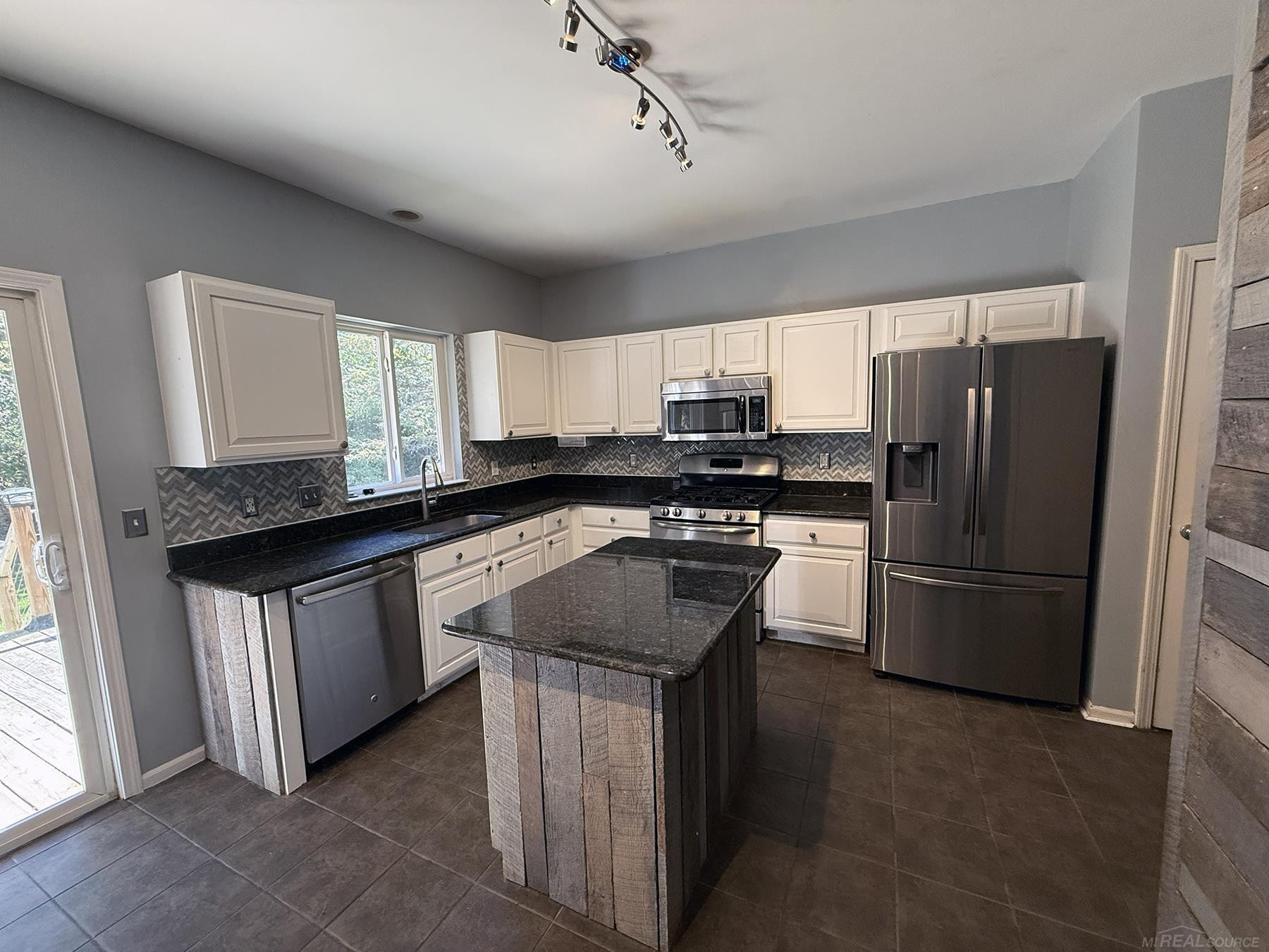810 Canyon Creek Drive, Holly, MI 48442 — Photo 13