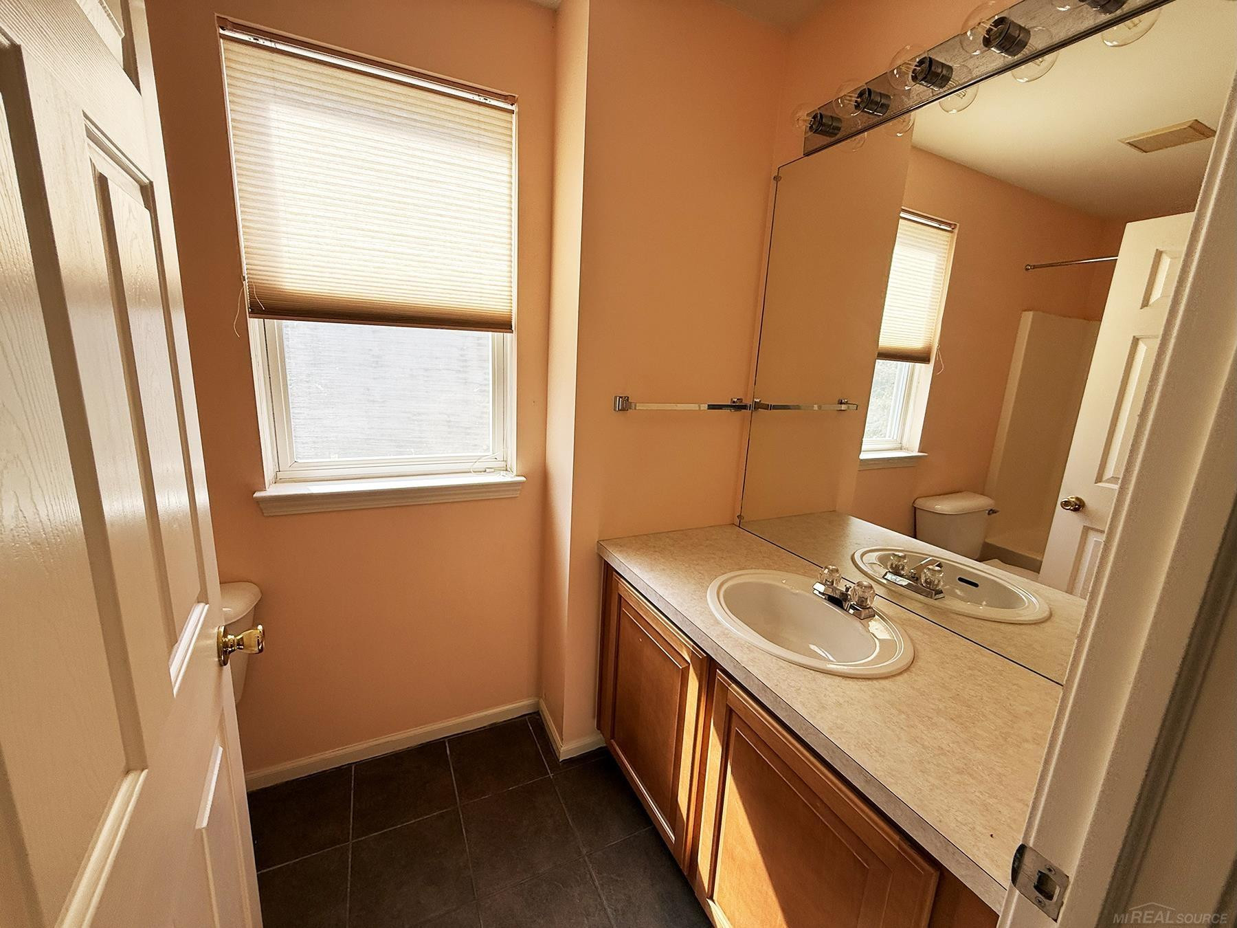 810 Canyon Creek Drive, Holly, MI 48442 — Photo 16