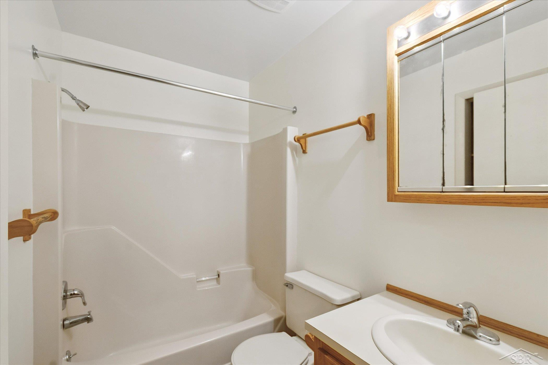 769 W Maplecrest Drive, Sanford, MI 48657 — Photo 15