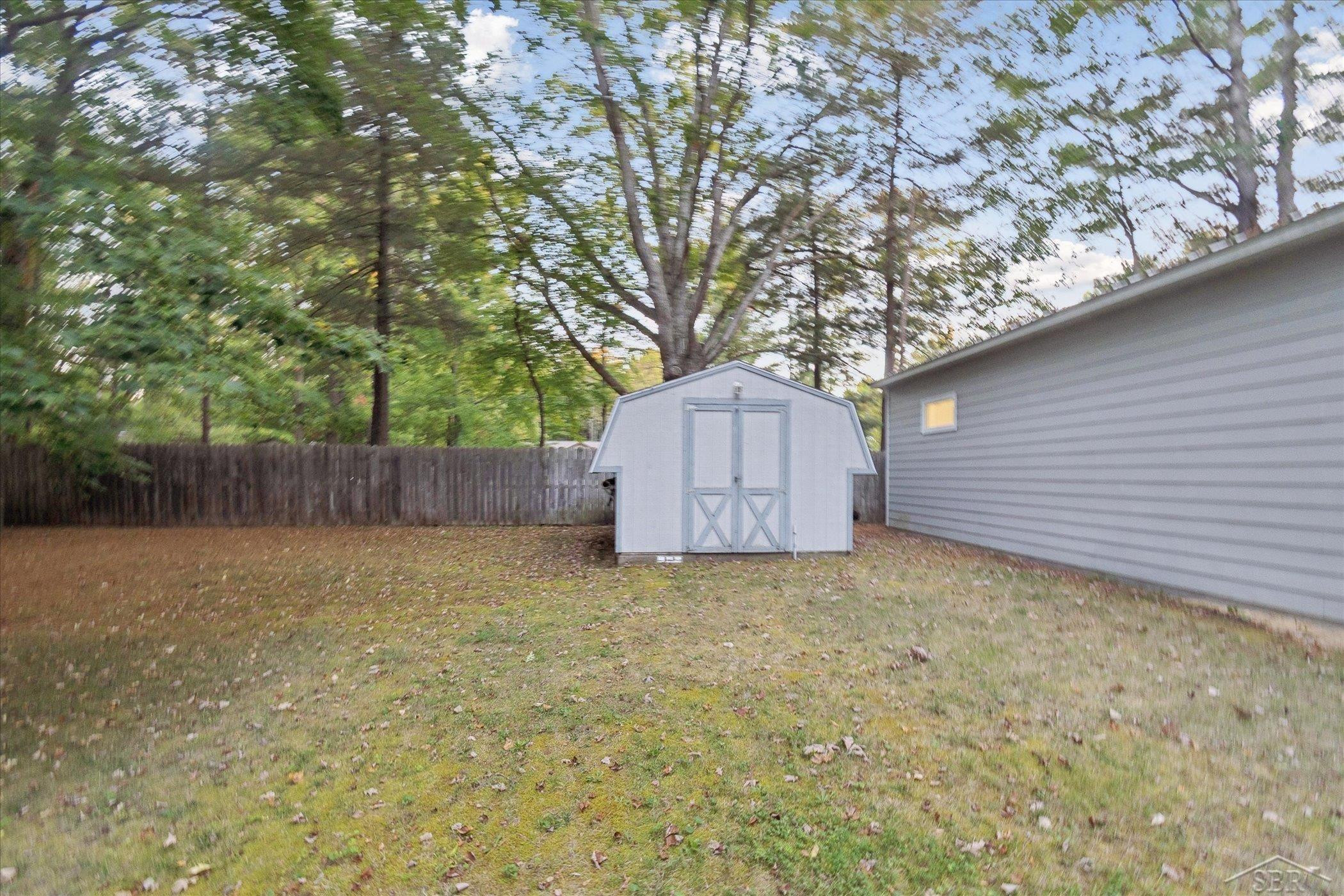 769 W Maplecrest Drive, Sanford, MI 48657 — Photo 23