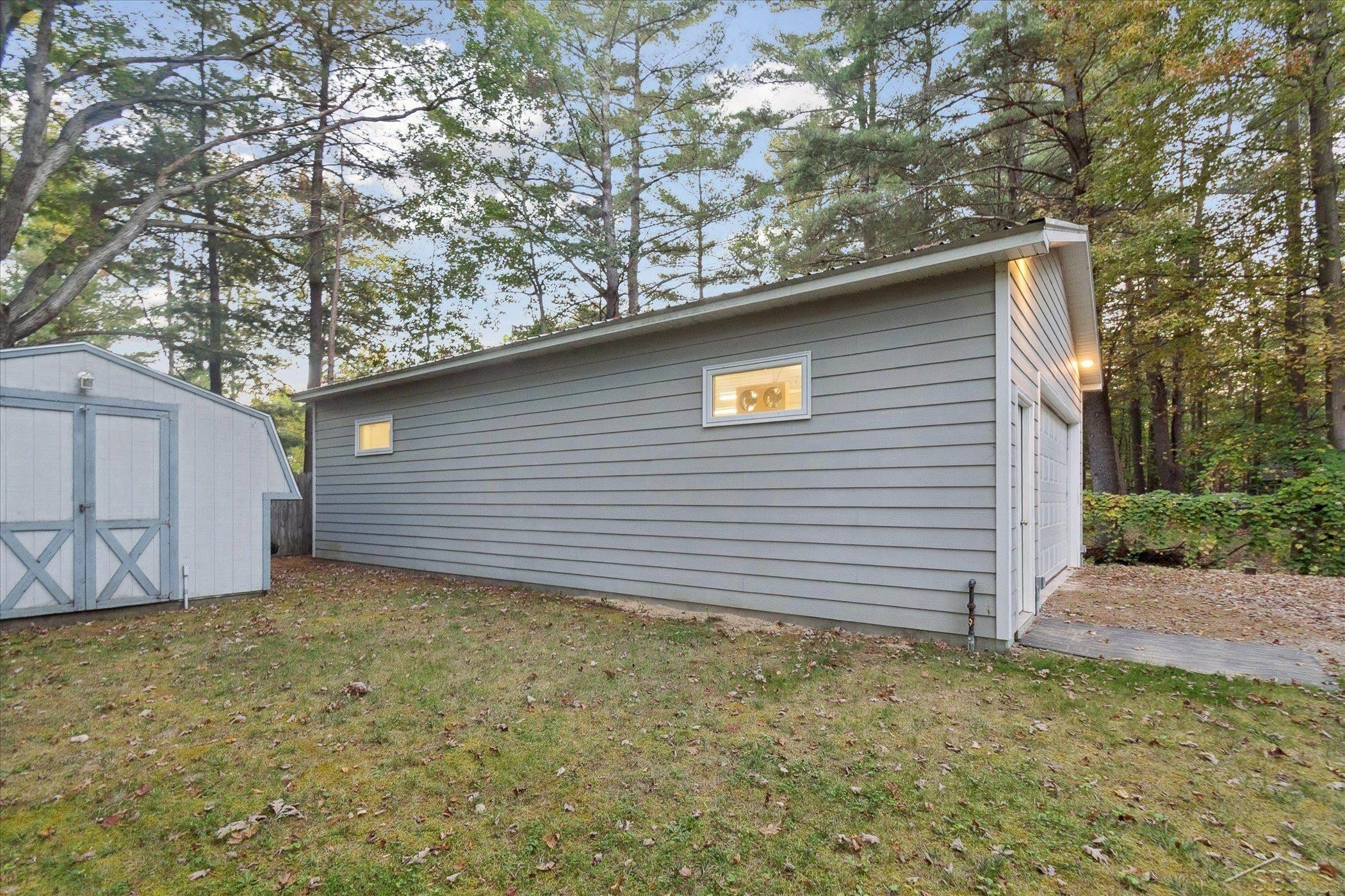 769 W Maplecrest Drive, Sanford, MI 48657 — Photo 24