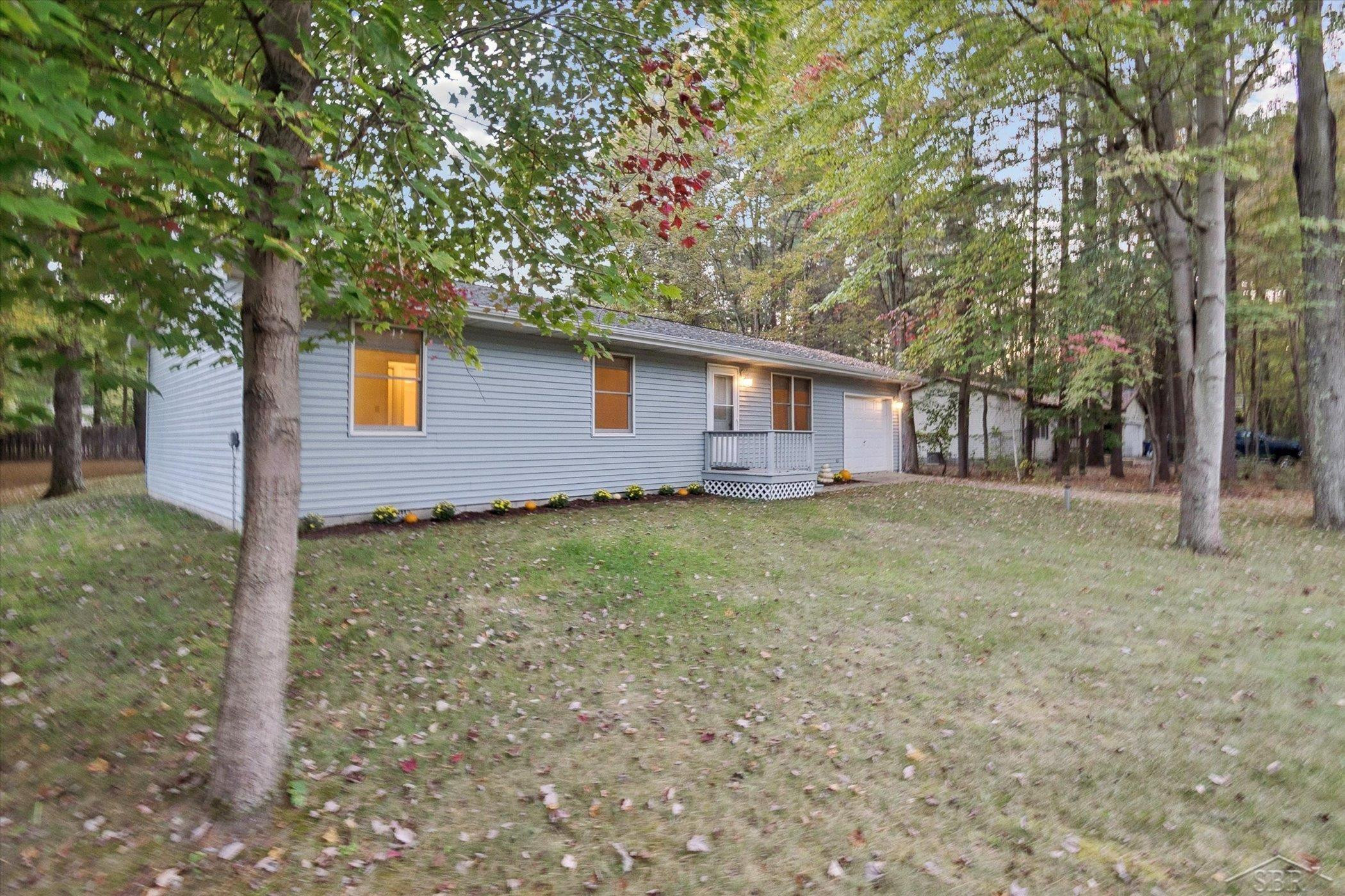 769 W Maplecrest Drive, Sanford, MI 48657 — Photo 30