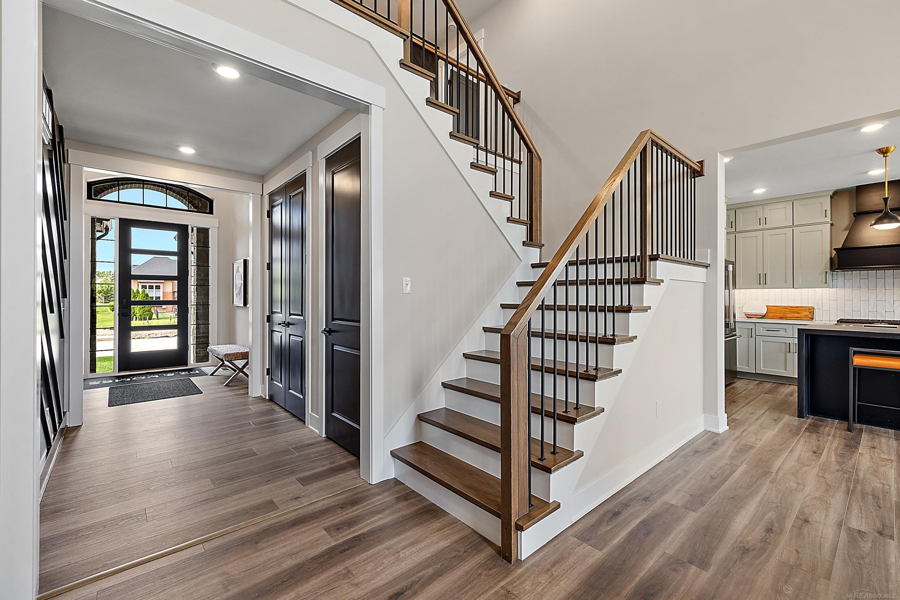 42512 Saddle Lane, Sterling Heights, MI 48314 — Photo 12