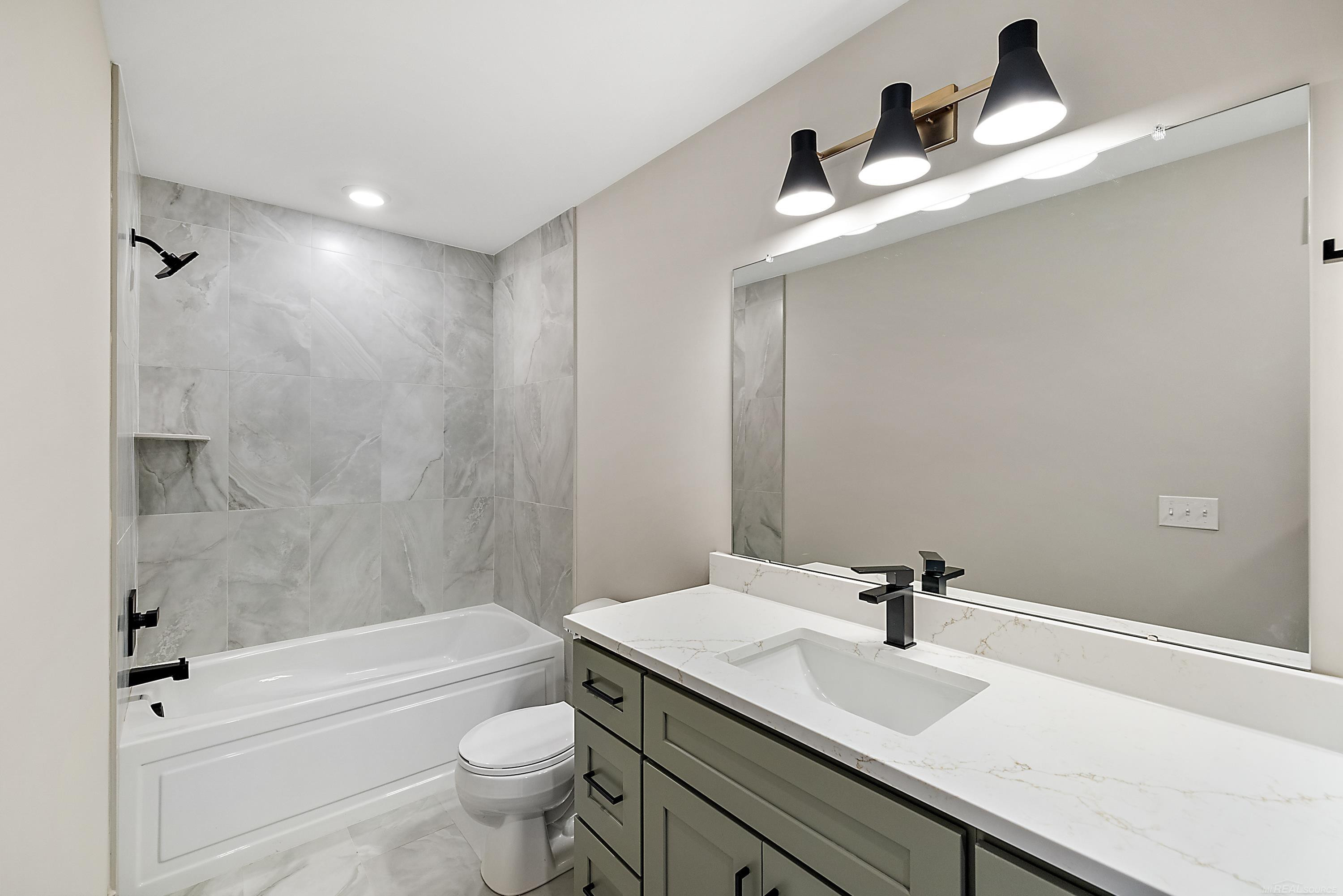 42512 Saddle Lane, Sterling Heights, MI 48314 — Photo 41
