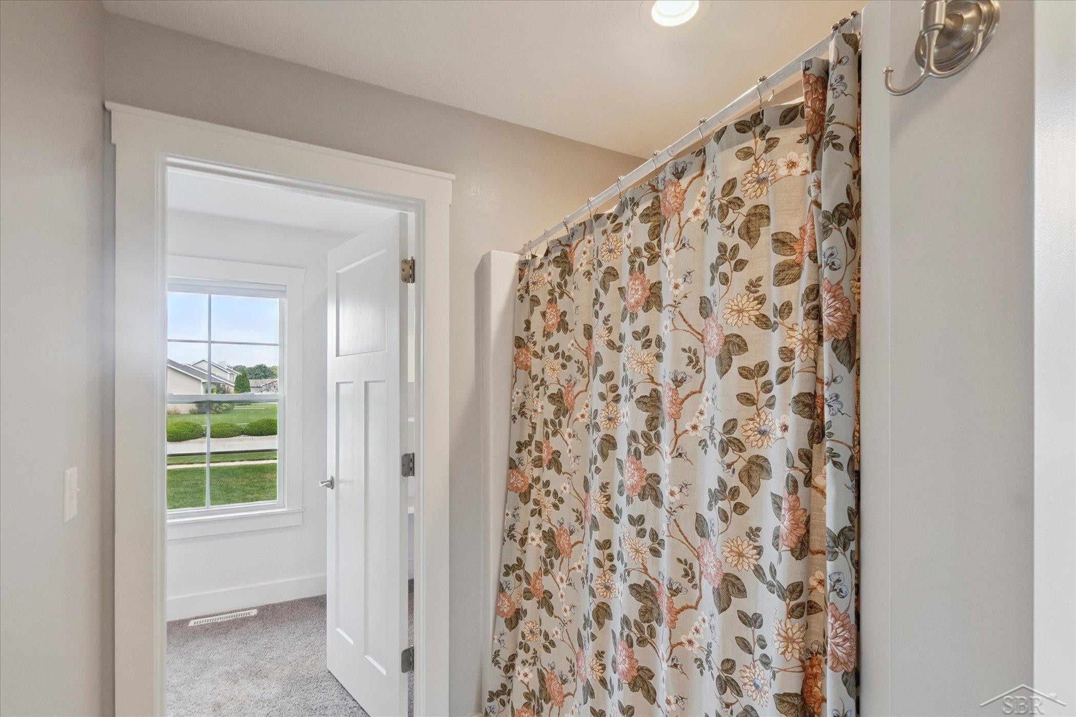 2011 Prairie Point Drive, Auburn, MI 48611 — Photo 18