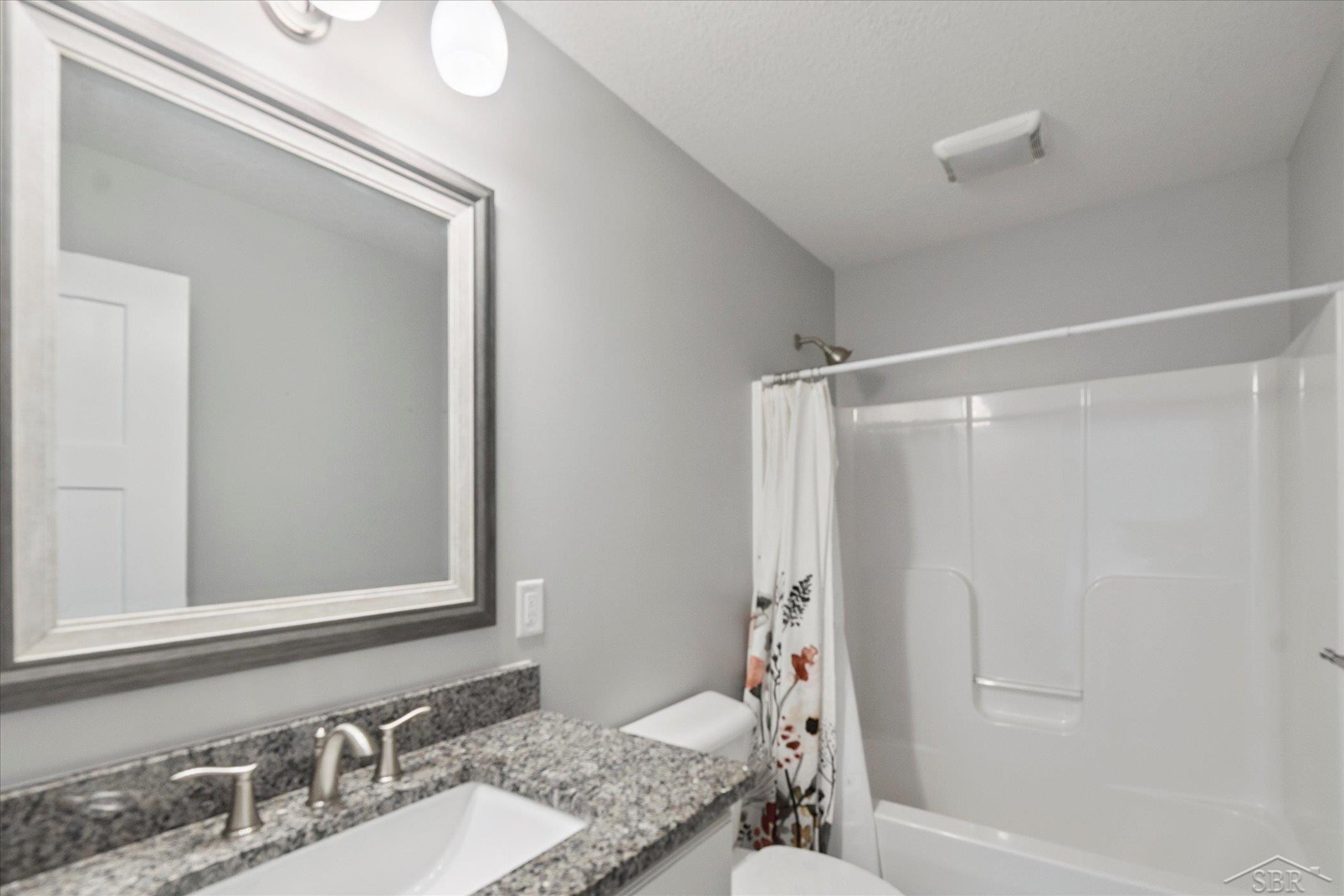 2011 Prairie Point Drive, Auburn, MI 48611 — Photo 21