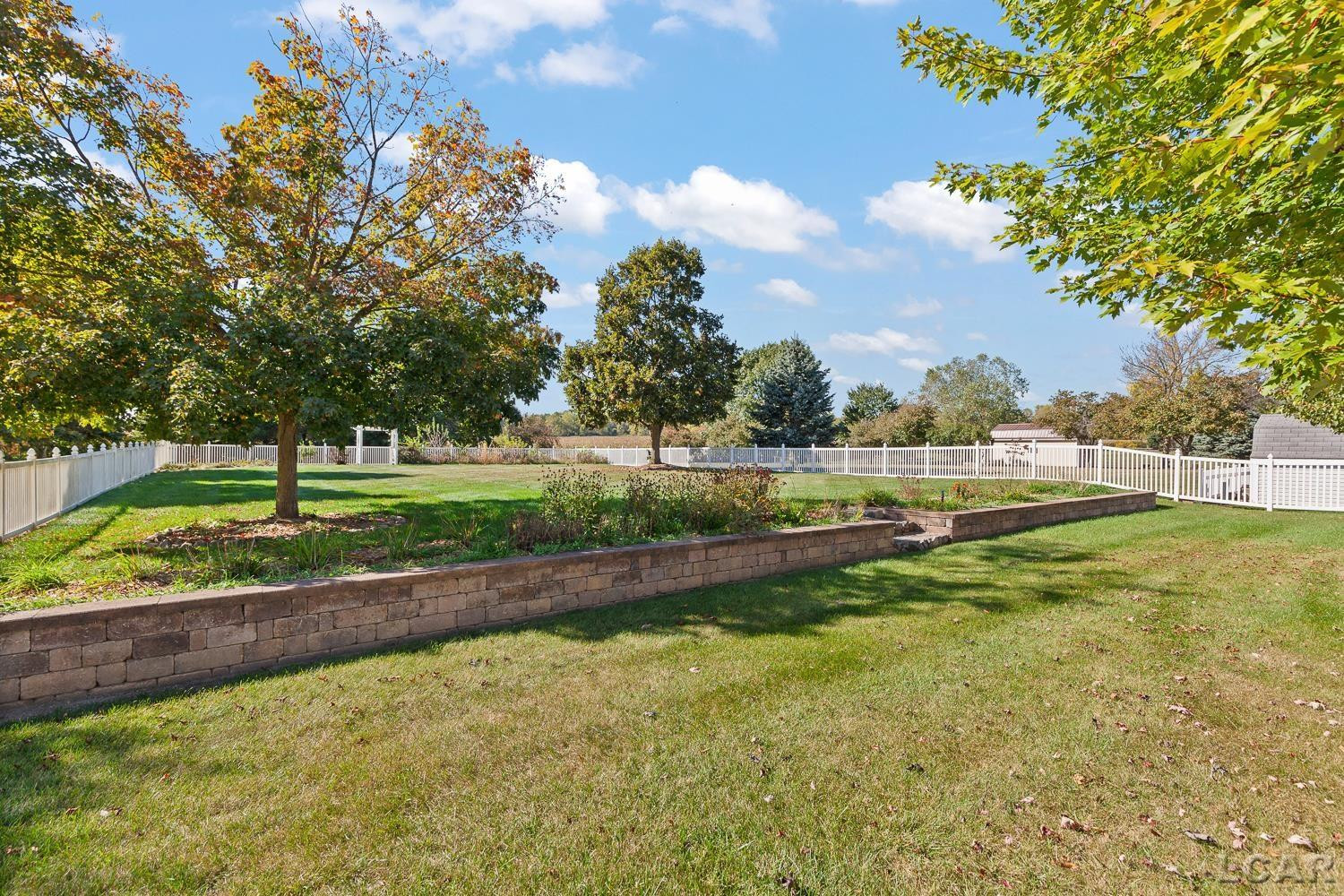 609 Pequot Way Street, Tecumseh, MI 49286 — Photo 9