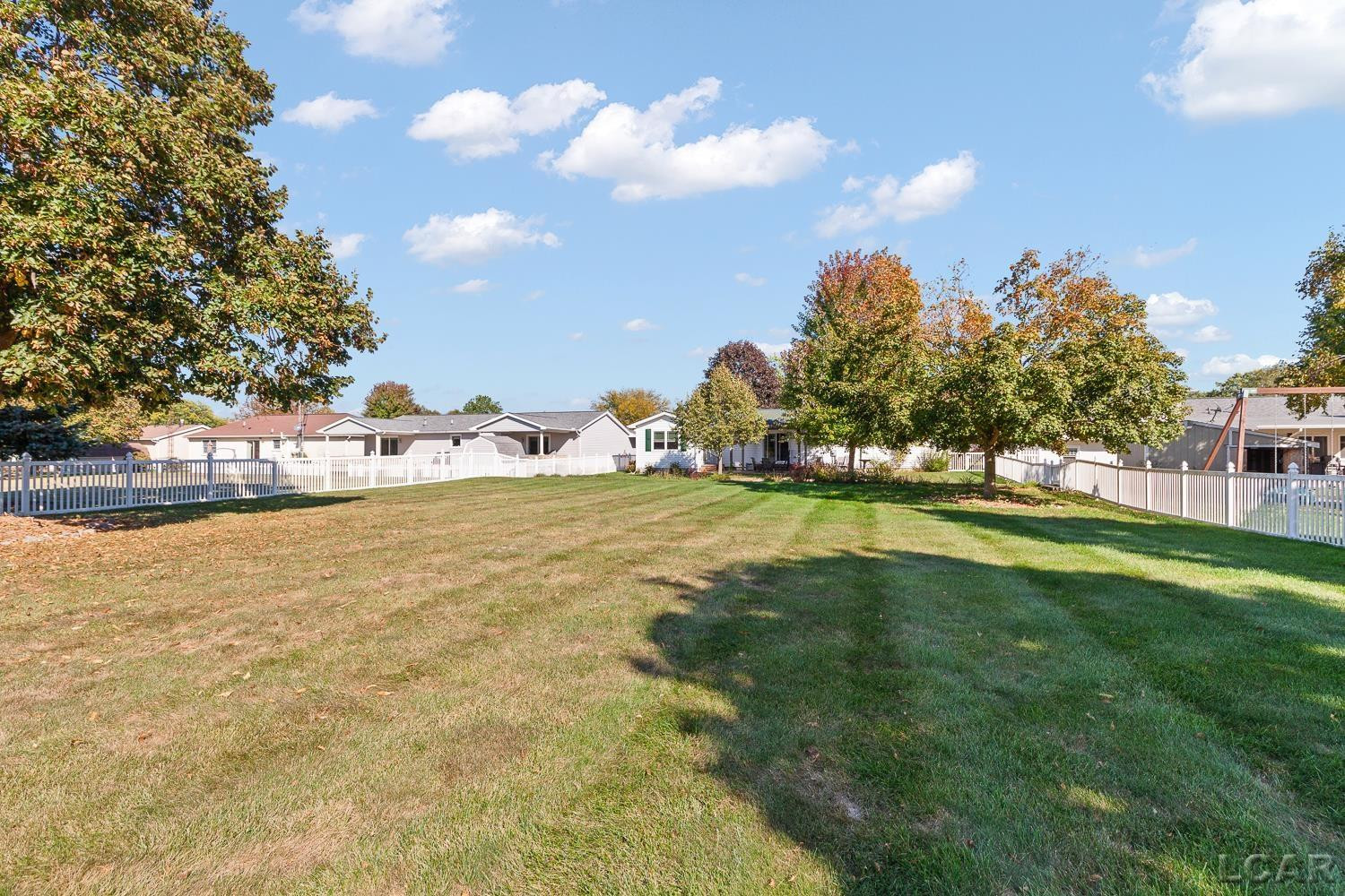 609 Pequot Way Street, Tecumseh, MI 49286 — Photo 11