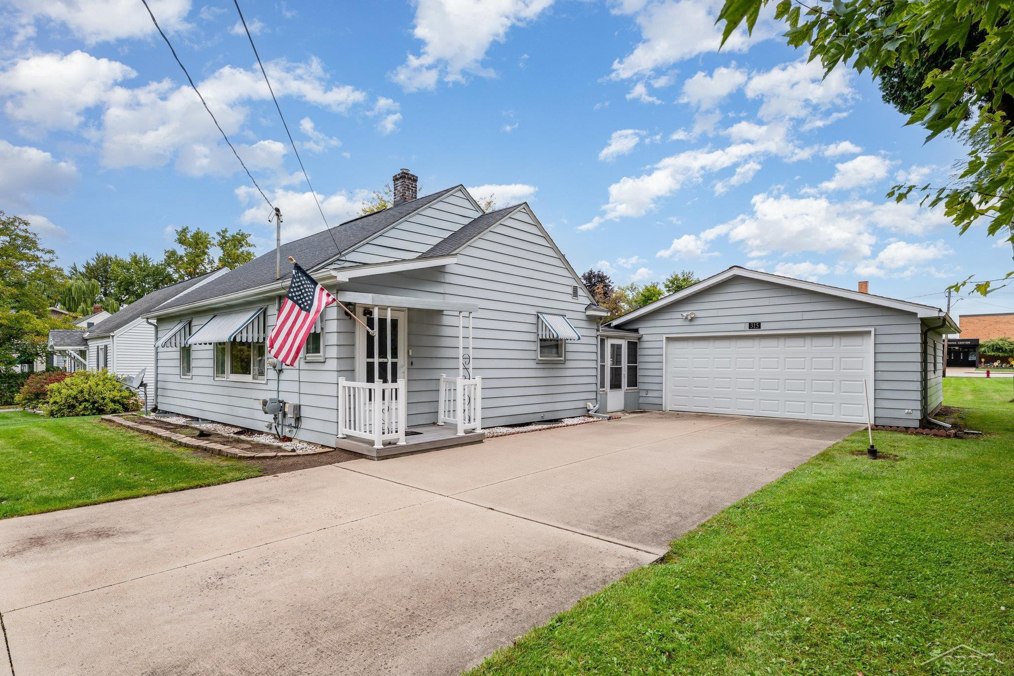 315 S Second Street, Freeland, MI 48623 — front exterior