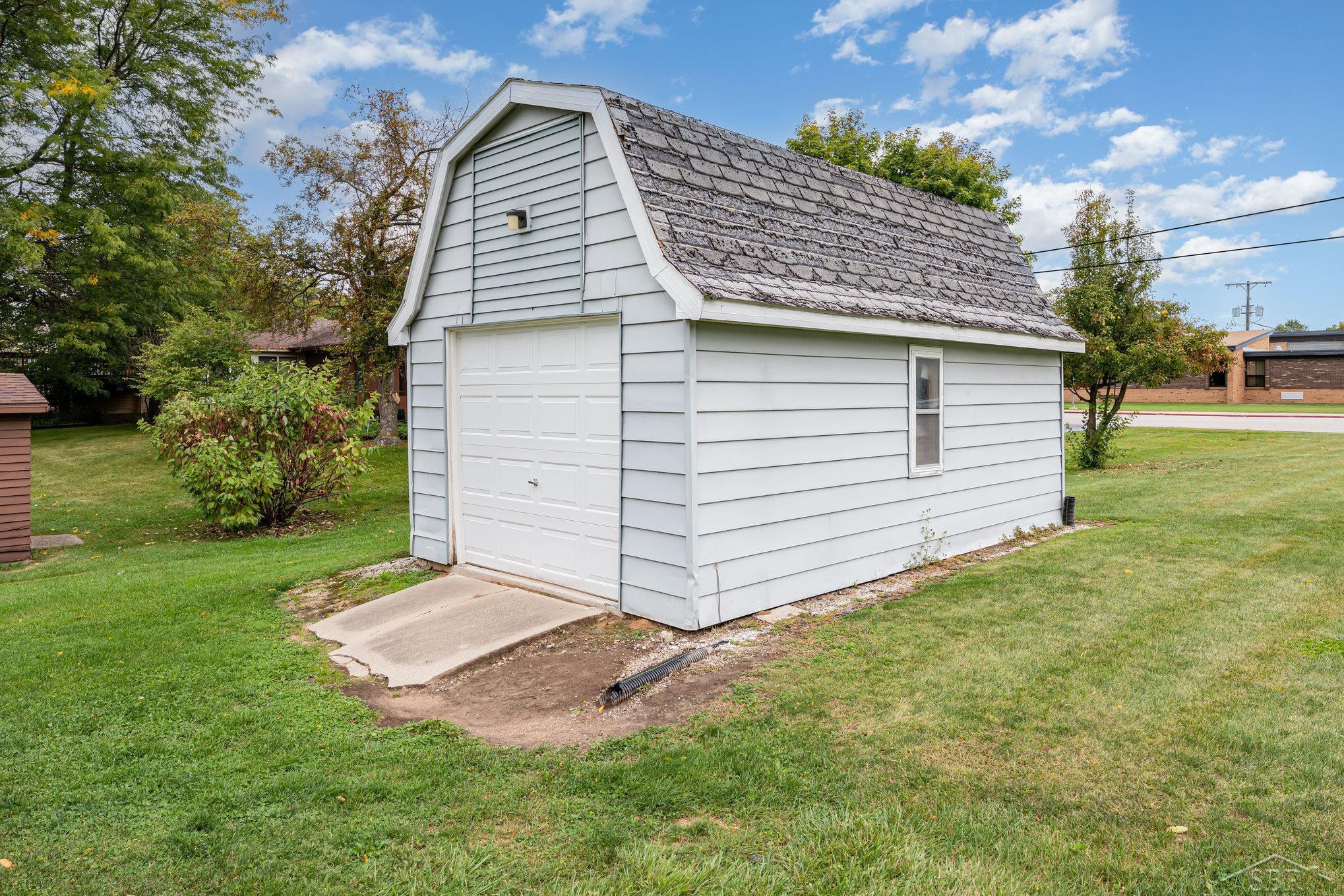 315 S Second Street, Freeland, MI 48623 — Photo 14
