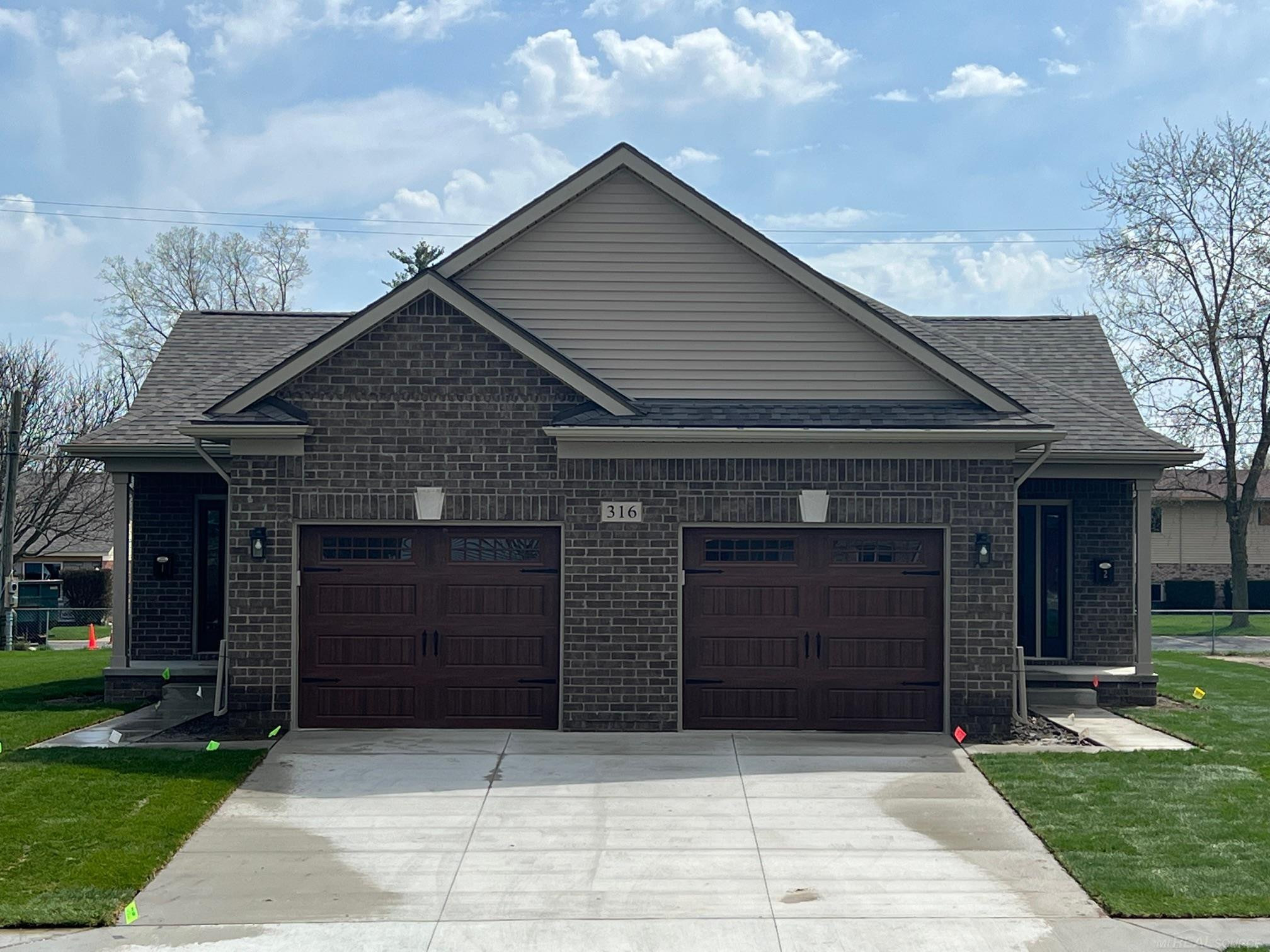 308 E Washington Street, MI 48065 — Photo 3