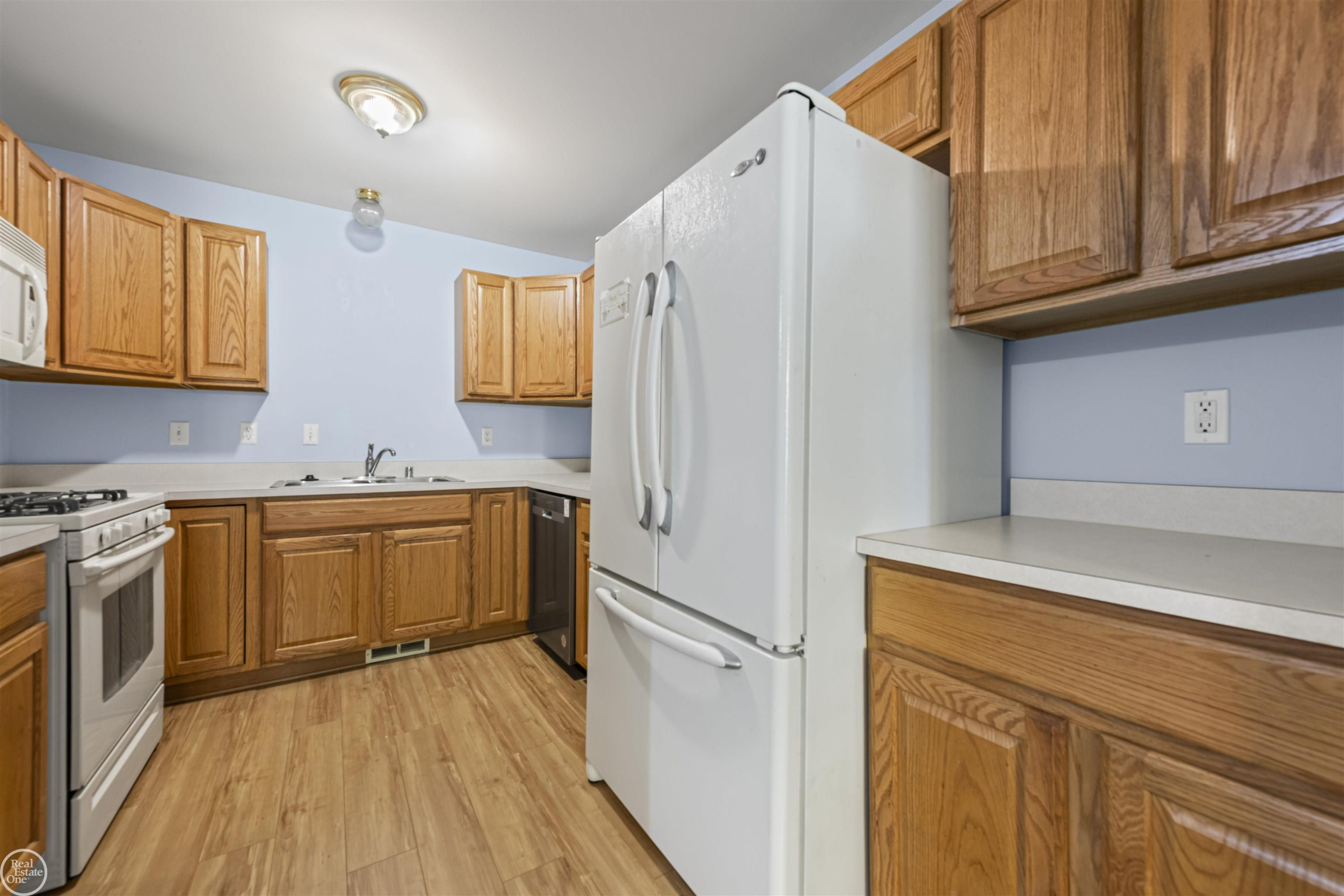 328 Heritage Way, Algonac, MI 48001 — Photo 10