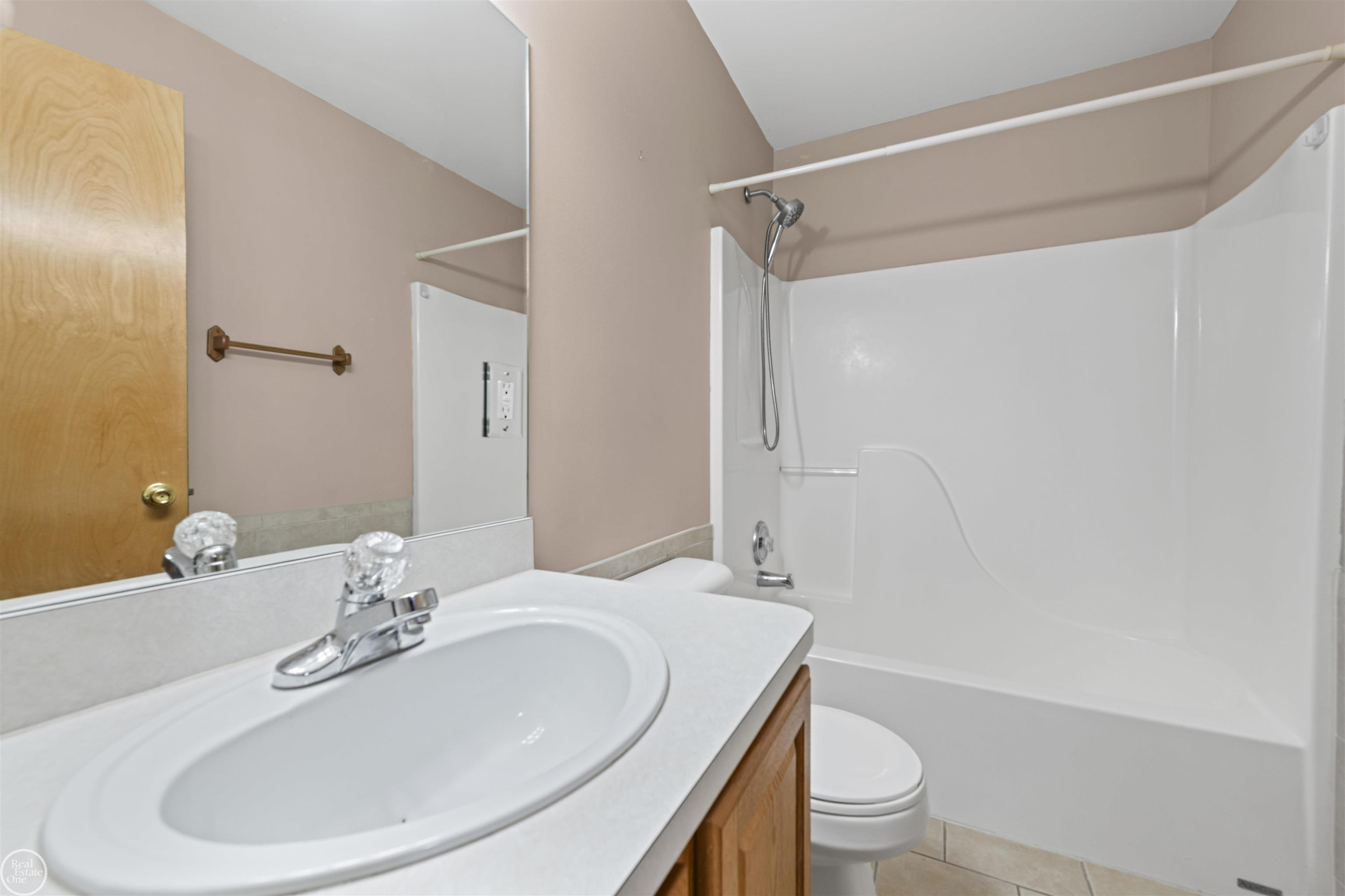 328 Heritage Way, Algonac, MI 48001 — Photo 18