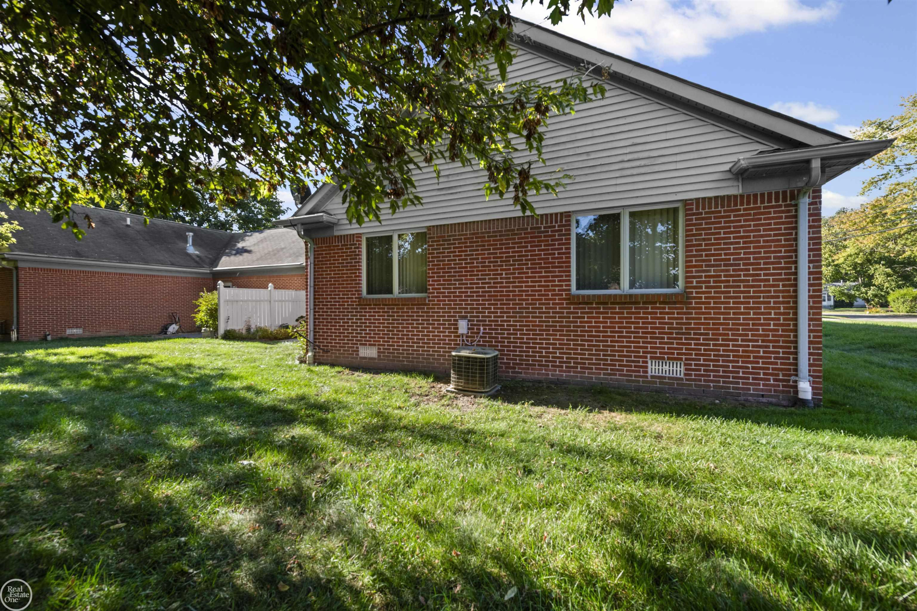 328 Heritage Way, Algonac, MI 48001 — Photo 20