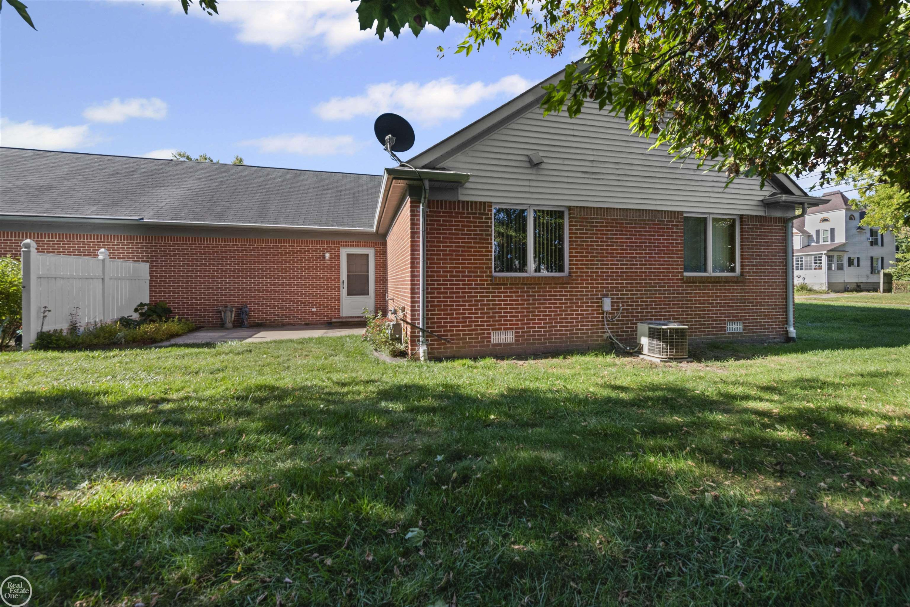328 Heritage Way, Algonac, MI 48001 — Photo 21