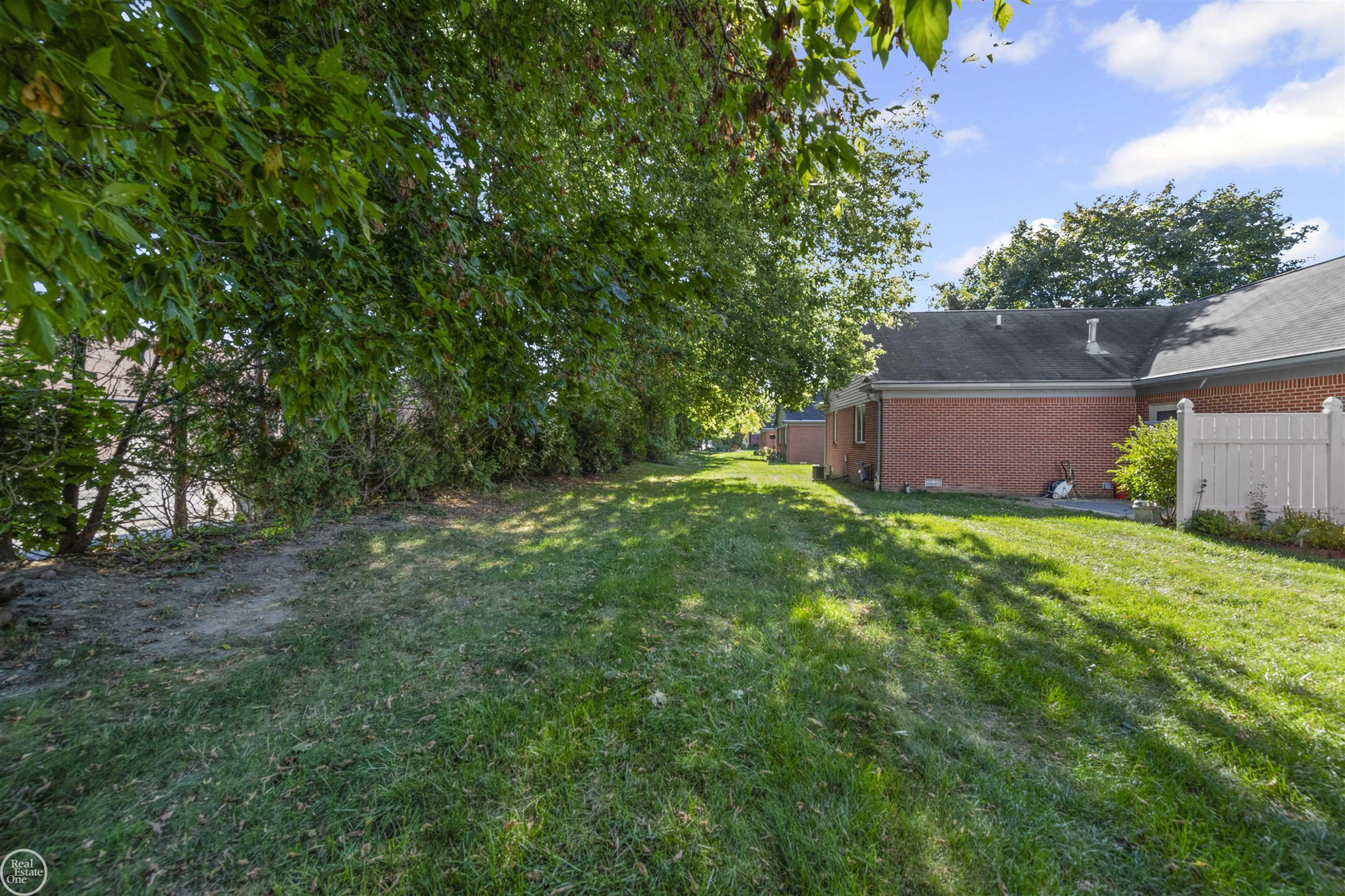 328 Heritage Way, Algonac, MI 48001 — Photo 23
