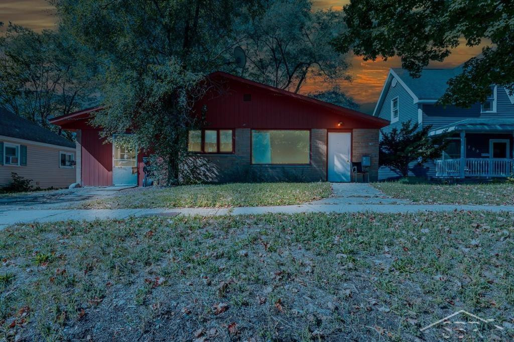 703 Maple Street, Clare, MI 48617 — front exterior