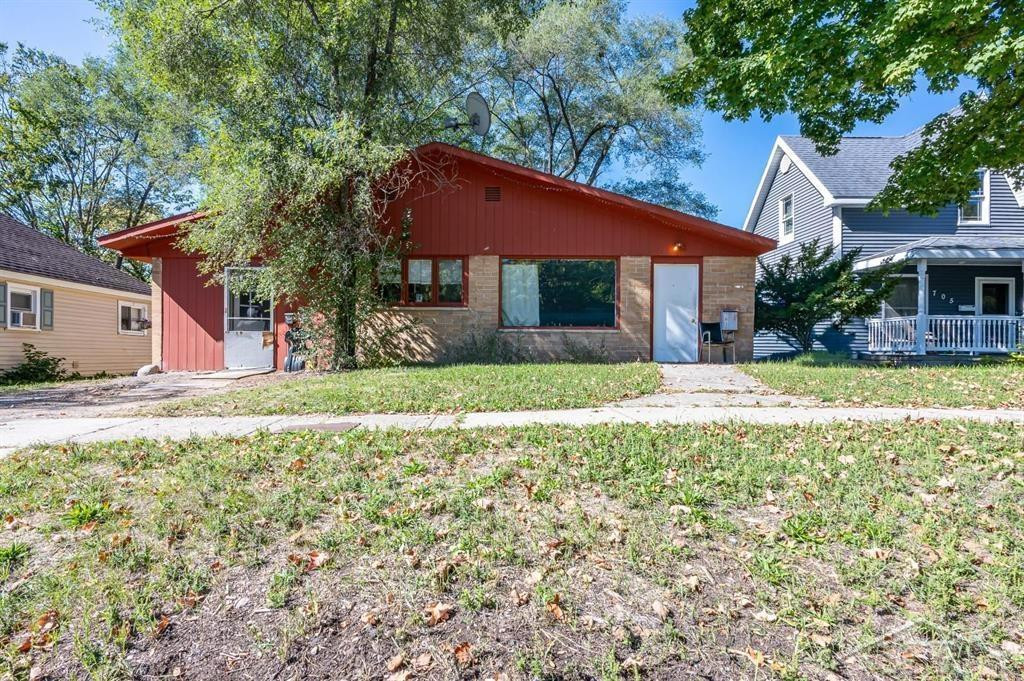 703 Maple Street, Clare, MI 48617 — Photo 3