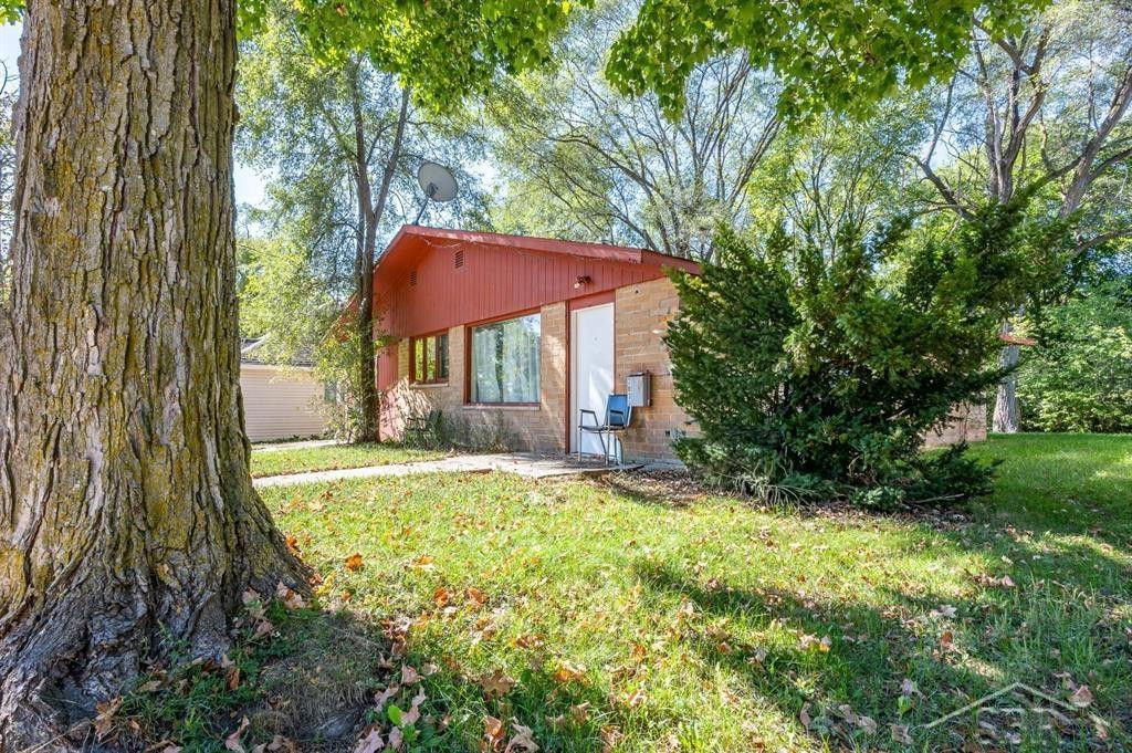 703 Maple Street, Clare, MI 48617 — Photo 4