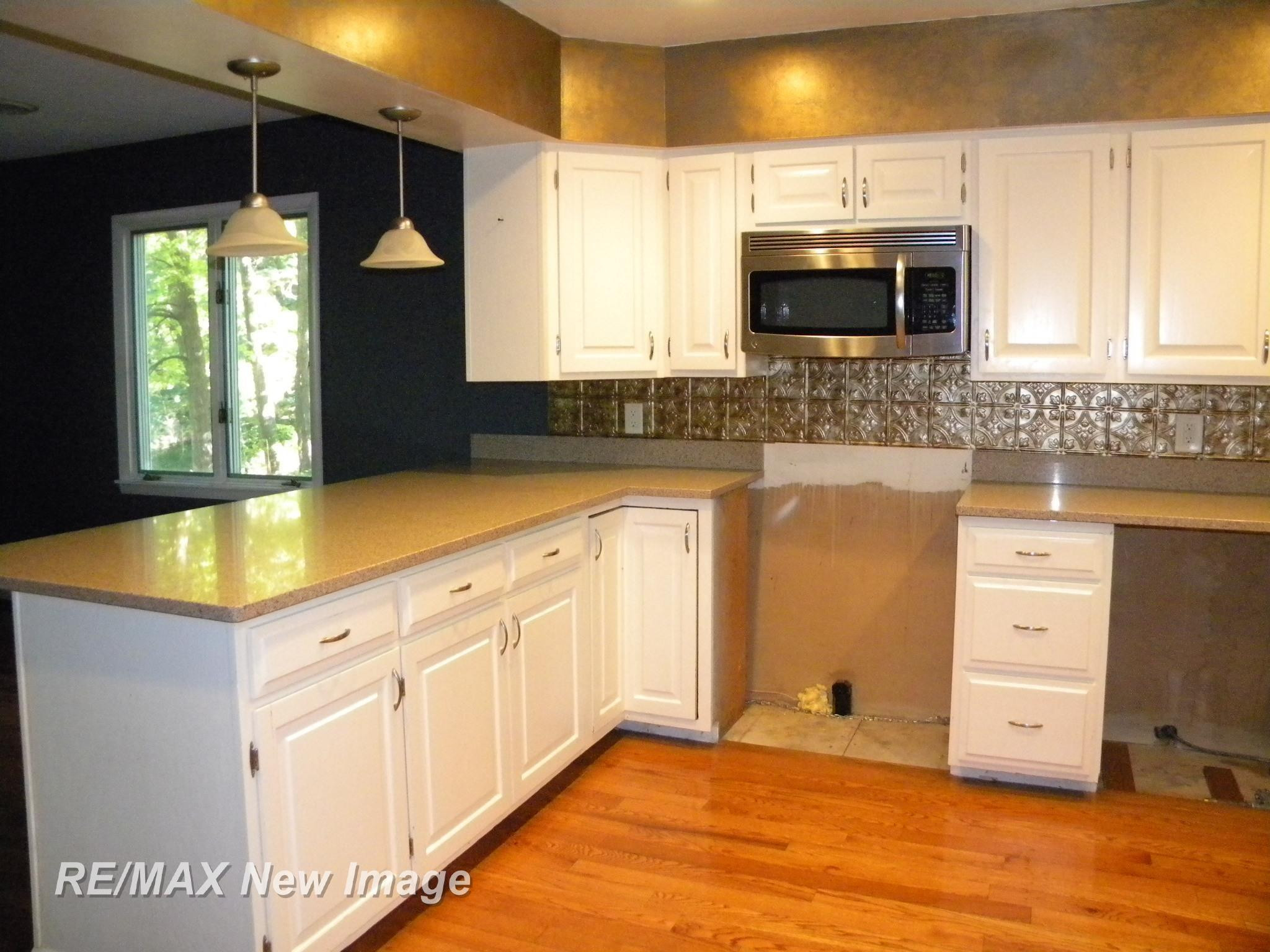 667 E Whitethorn Drive, Midland, MI 48640 — Photo 9