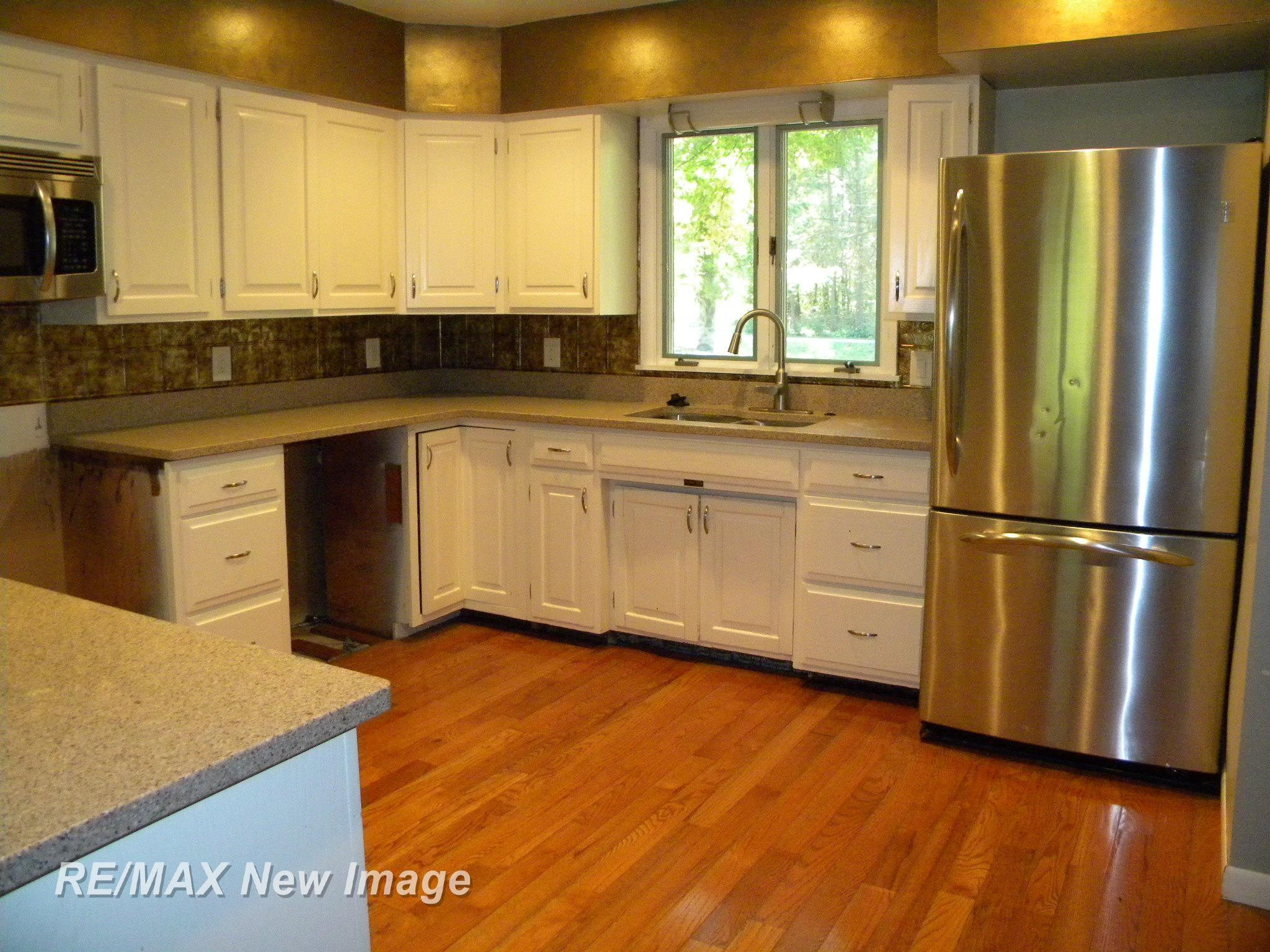 667 E Whitethorn Drive, Midland, MI 48640 — Photo 10