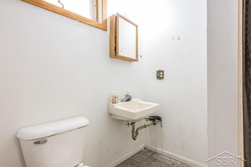 703 Maple Street, Clare, MI 48617 — Photo 14