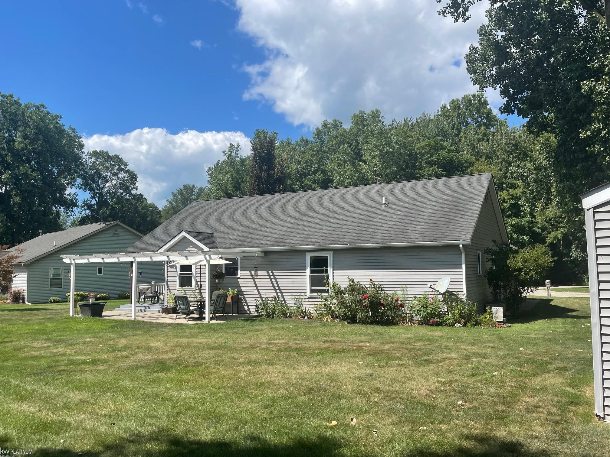 685 Townsend Court, Algonac, MI 48001 — Photo 9