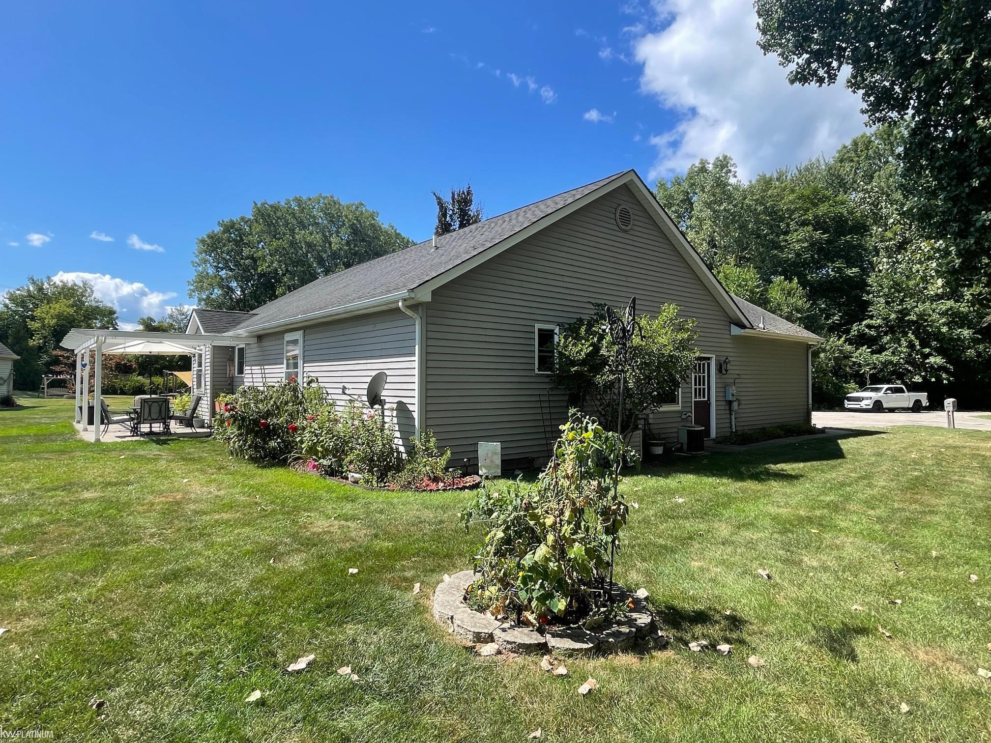 685 Townsend Court, Algonac, MI 48001 — Photo 14