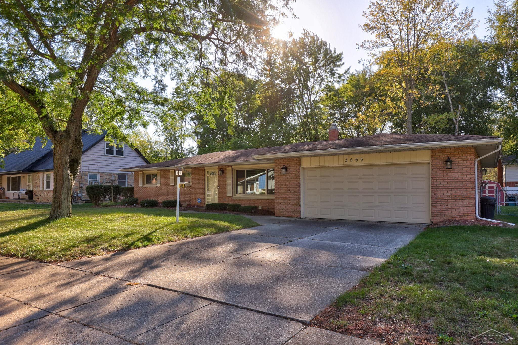 3565 E Diamondale Drive, Saginaw, MI 48601 — Photo 2
