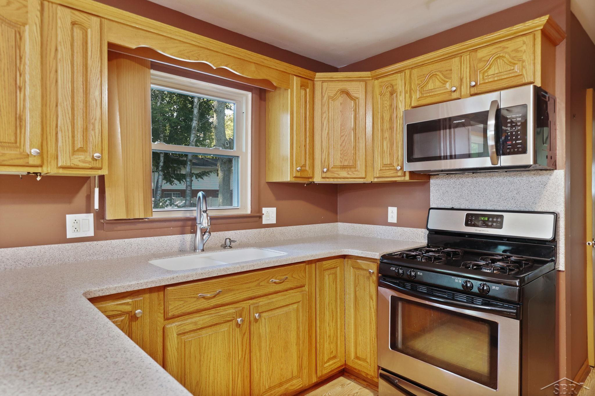 3565 E Diamondale Drive, Saginaw, MI 48601 — Photo 11