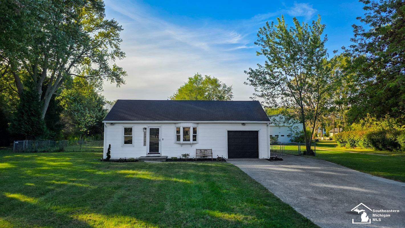 13171 S Dixie Highway, La Salle, MI — Photo 2