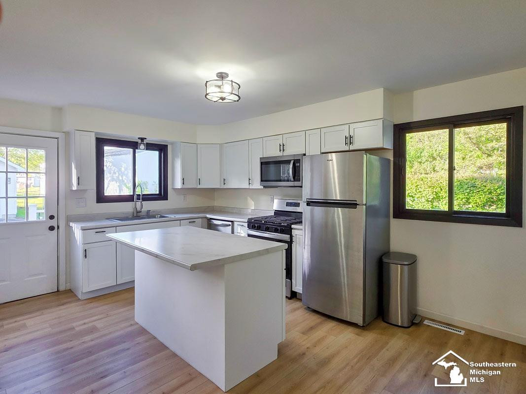 13171 S Dixie Highway, La Salle, MI — Photo 10