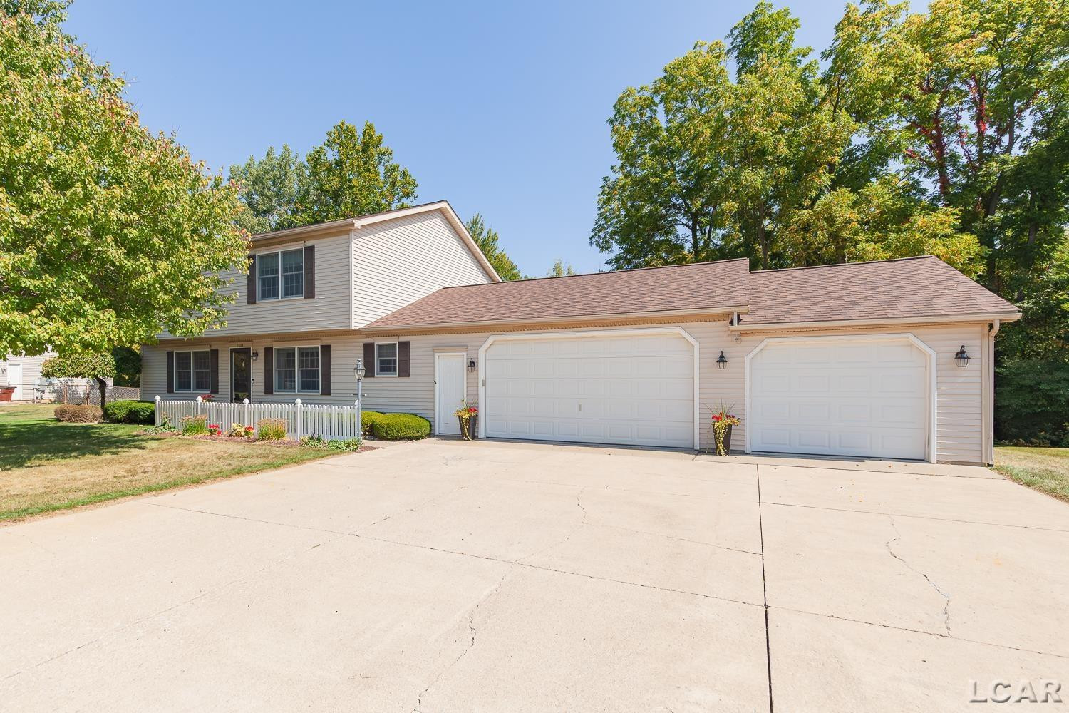 2306 WOODLAWN Lane, Adrian, MI 49221 — front exterior