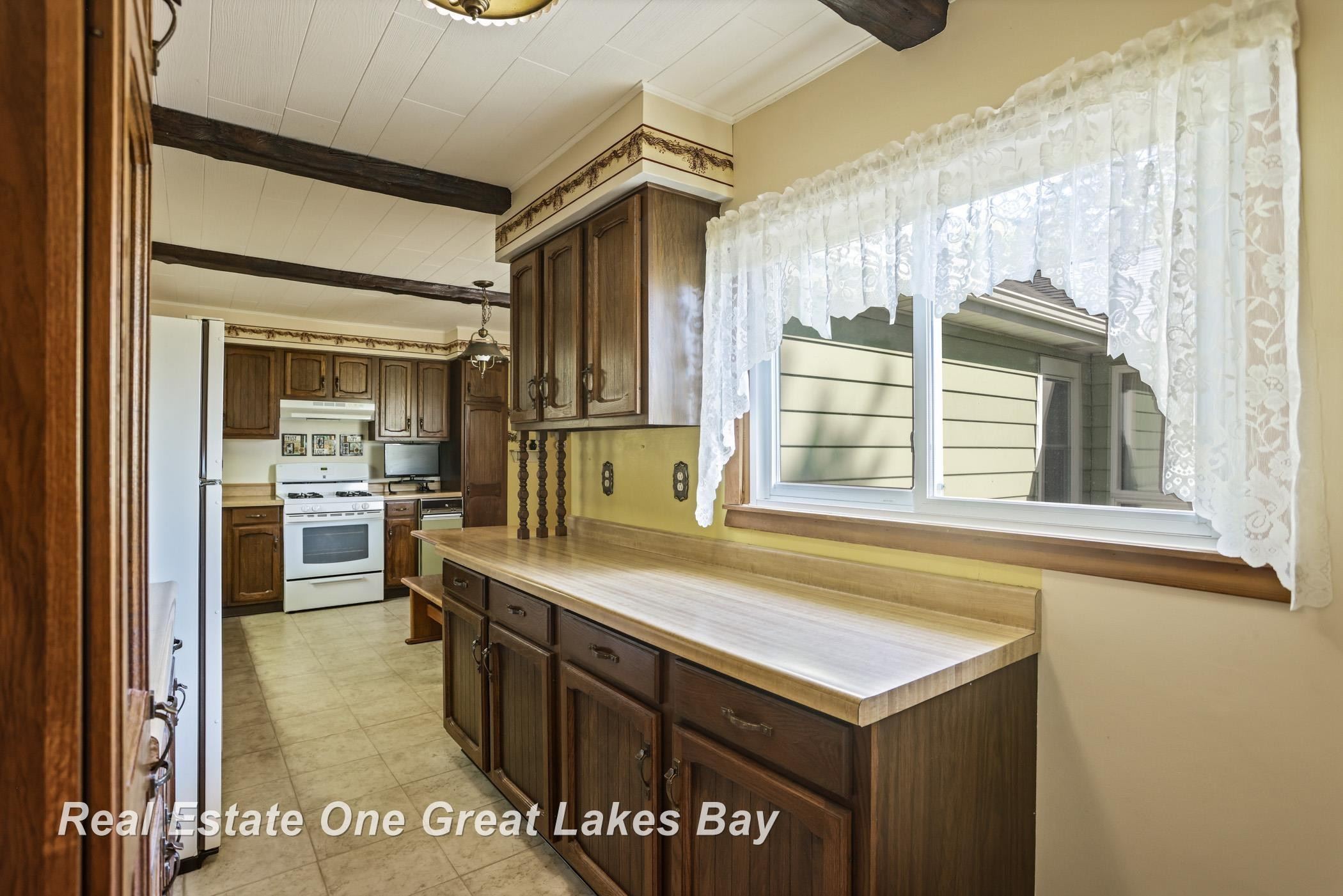 1891 W Moore Road, Saginaw, MI 48601 — Photo 10