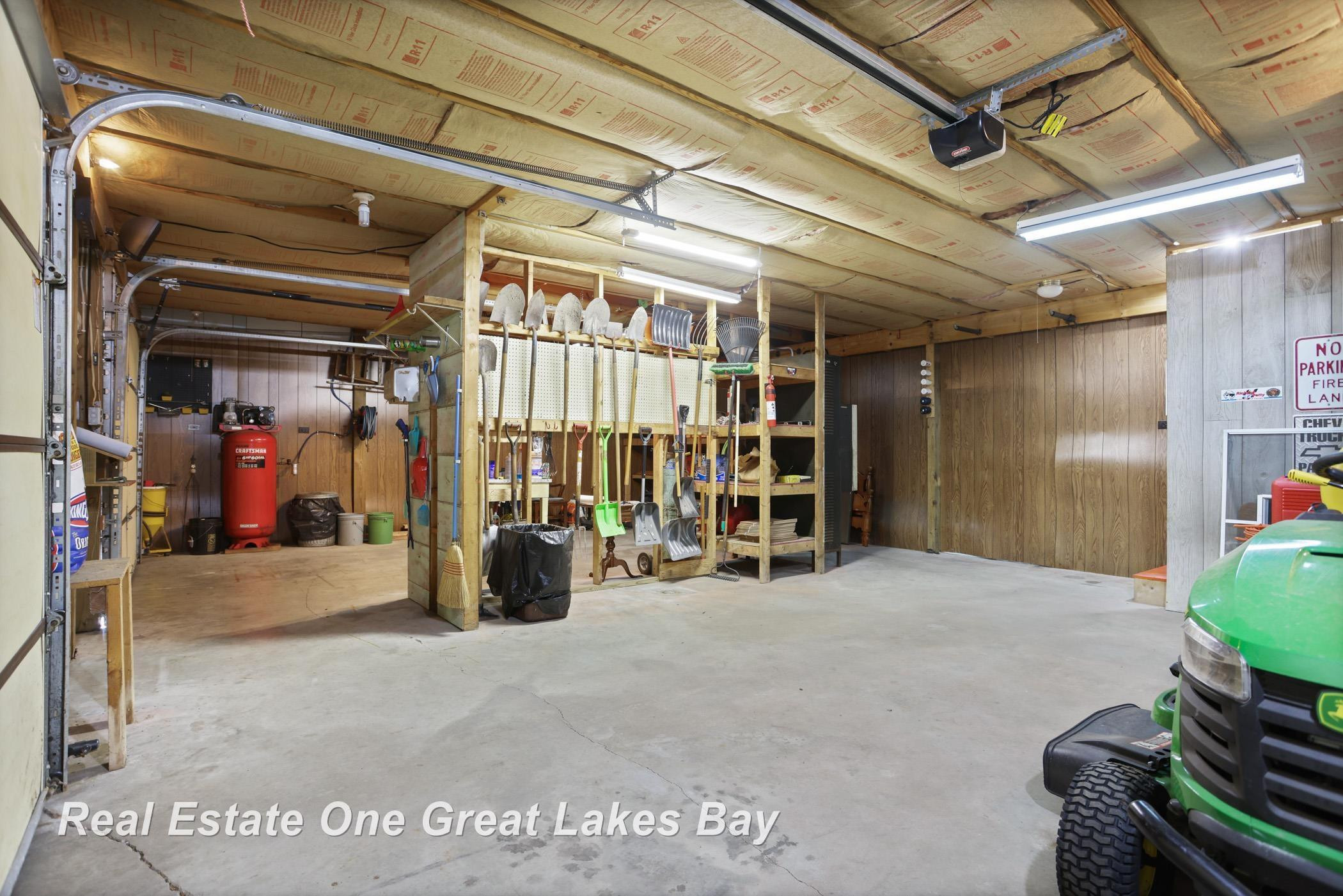 1891 W Moore Road, Saginaw, MI 48601 — Photo 25