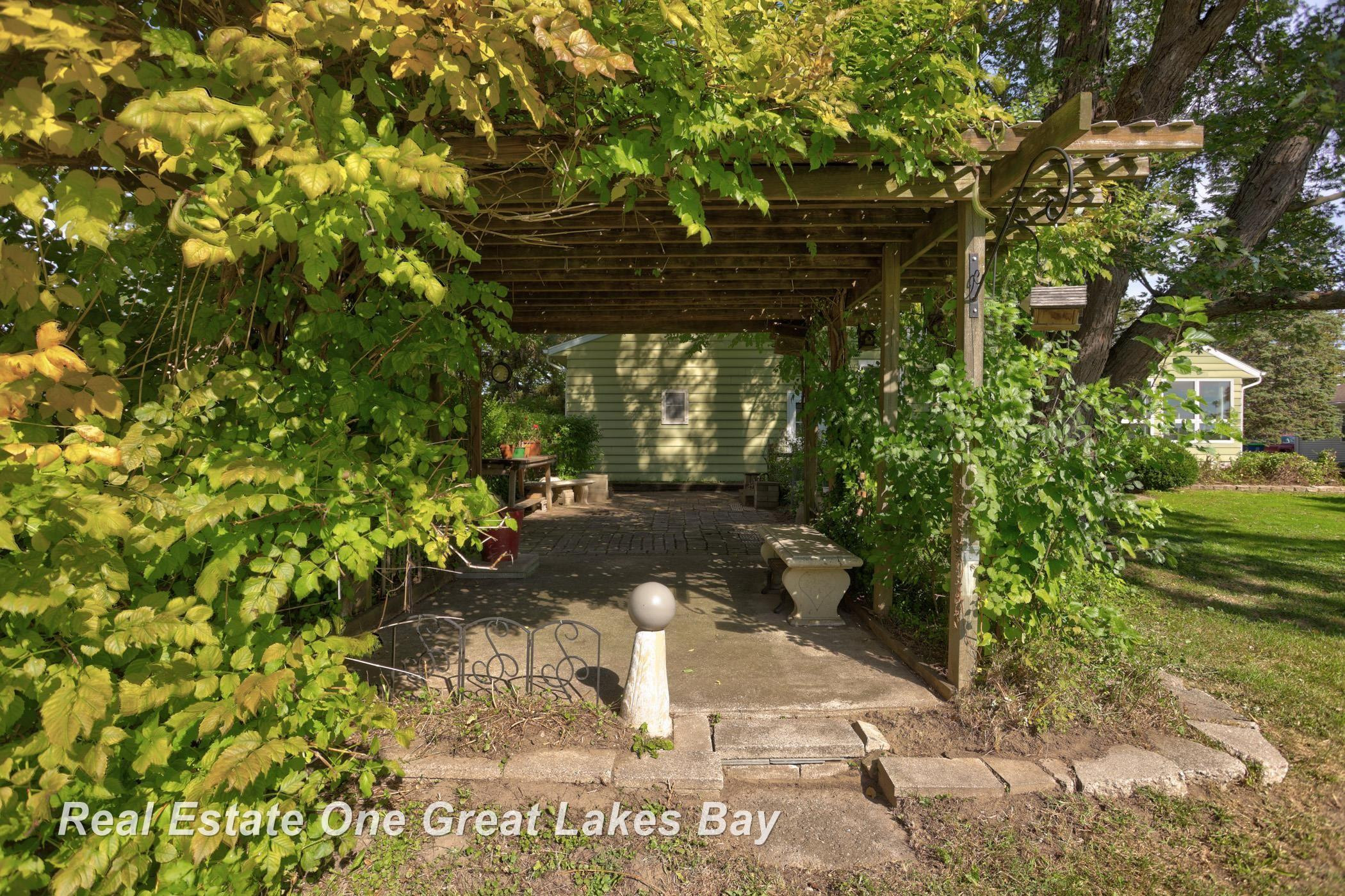 1891 W Moore Road, Saginaw, MI 48601 — Photo 45